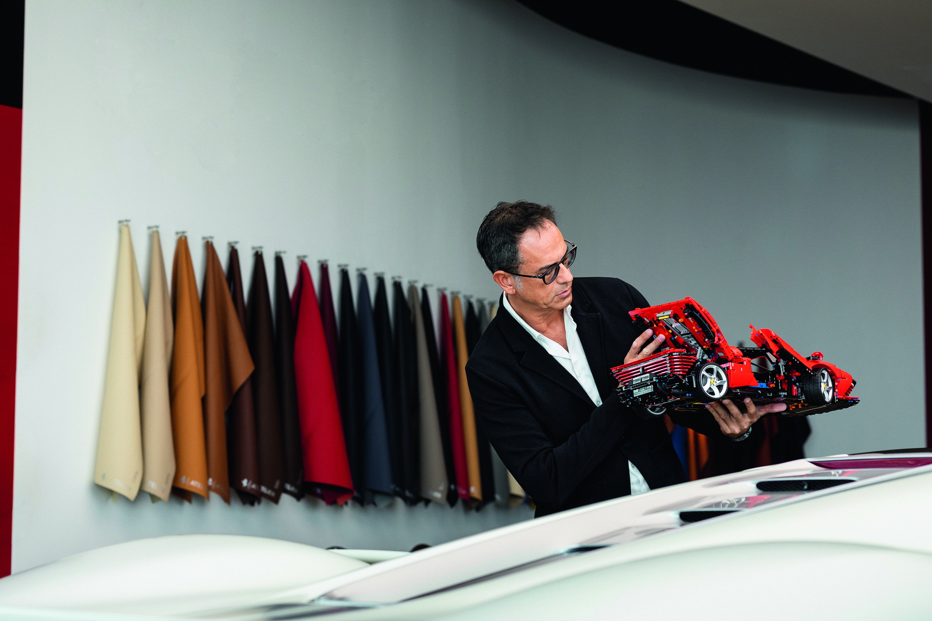 1:8 Scale Ferrari Daytona SP3 LEGO Technic Set Somehow Has Working 8-Speed Sequential Gearbox