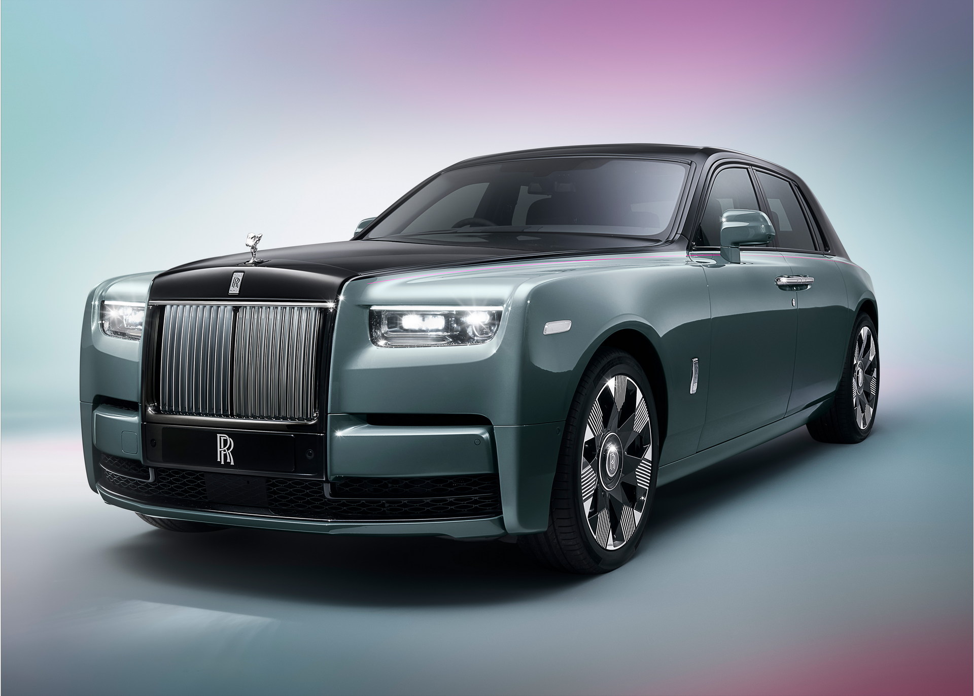 2023 Rolls-Royce Phantom Updated With Illuminated Grille And New Options