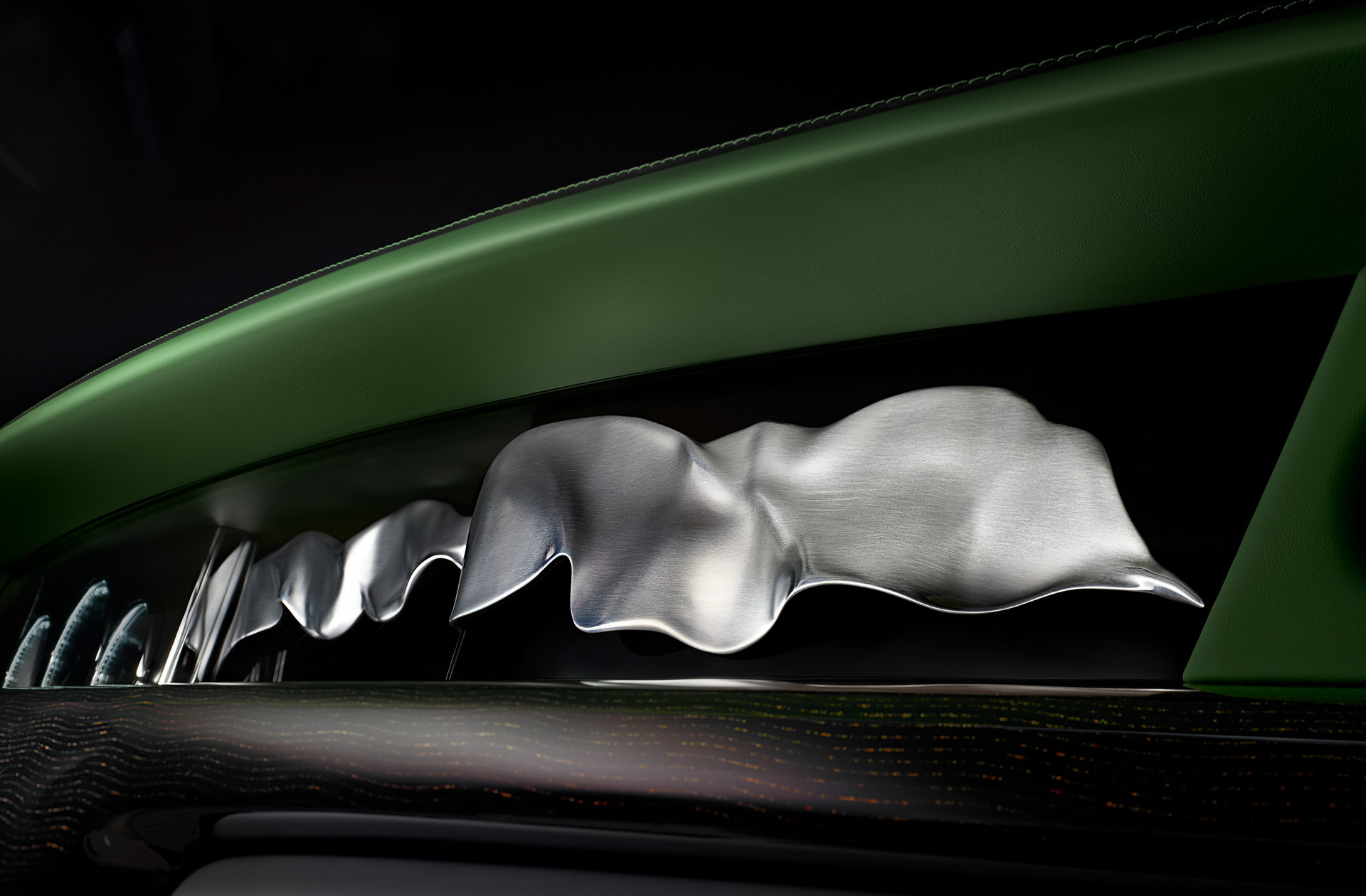 2023 Rolls-Royce Phantom Updated With Illuminated Grille And New Options