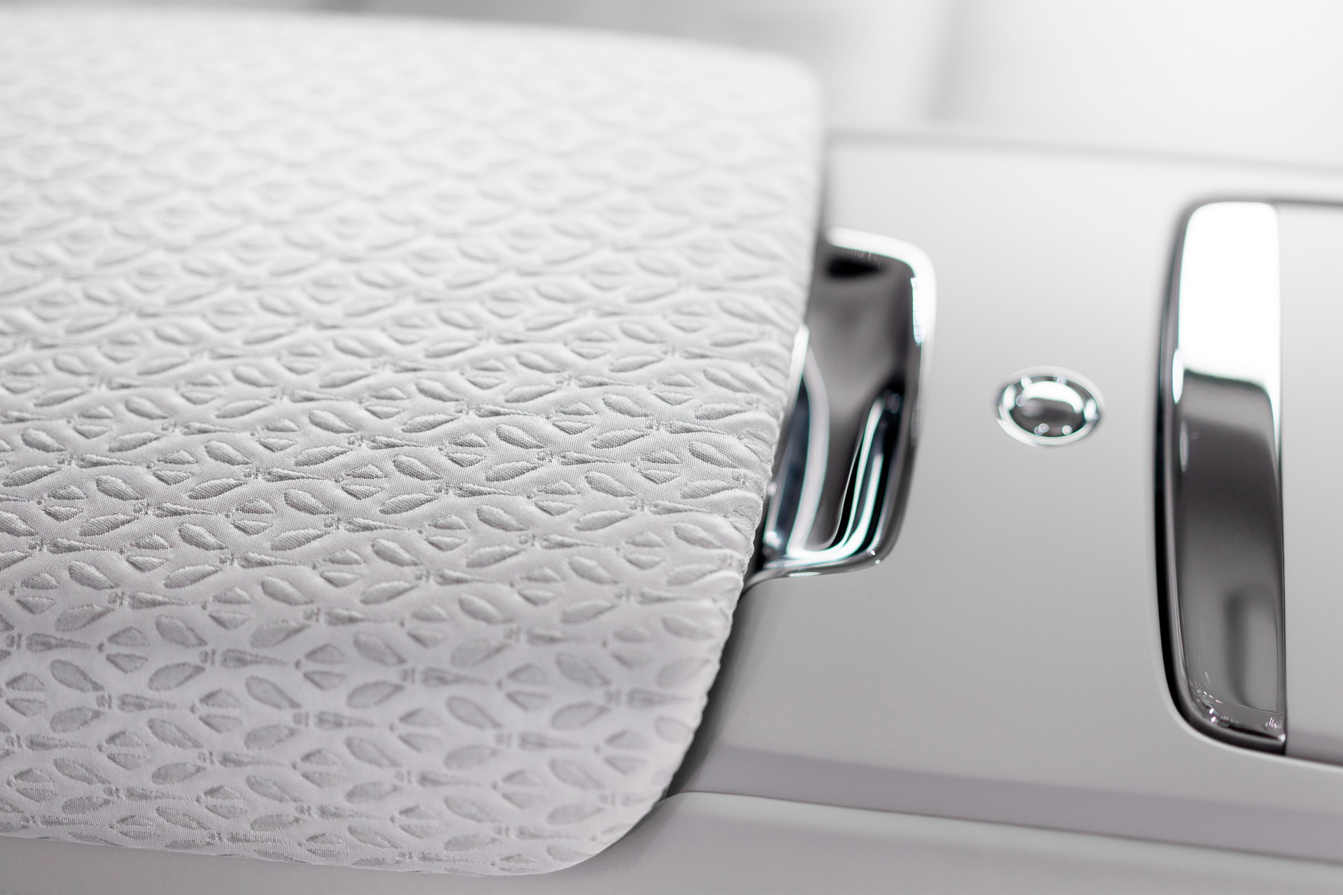 2023 Rolls-Royce Phantom Updated With Illuminated Grille And New Options