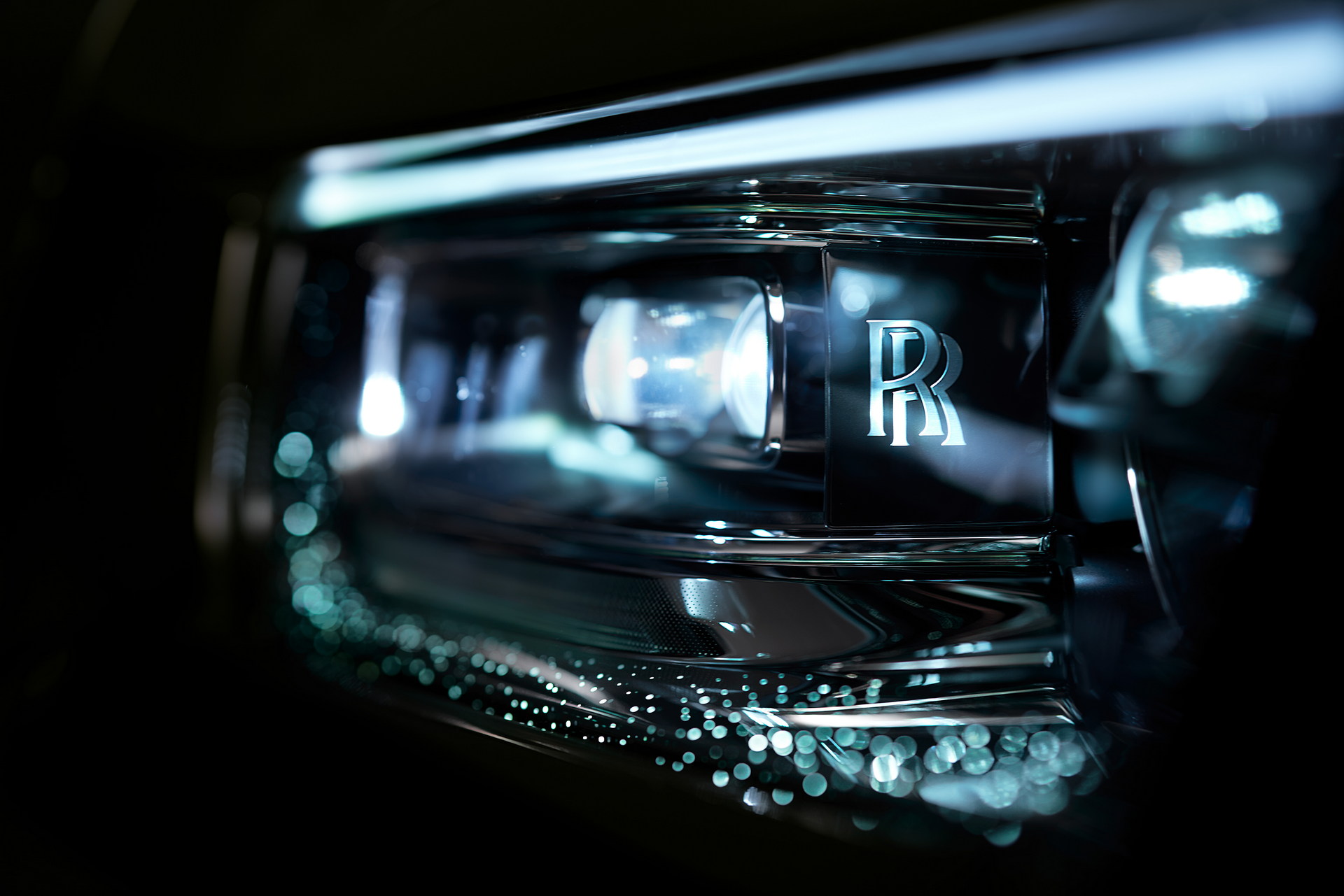 2023 Rolls-Royce Phantom Updated With Illuminated Grille And New Options