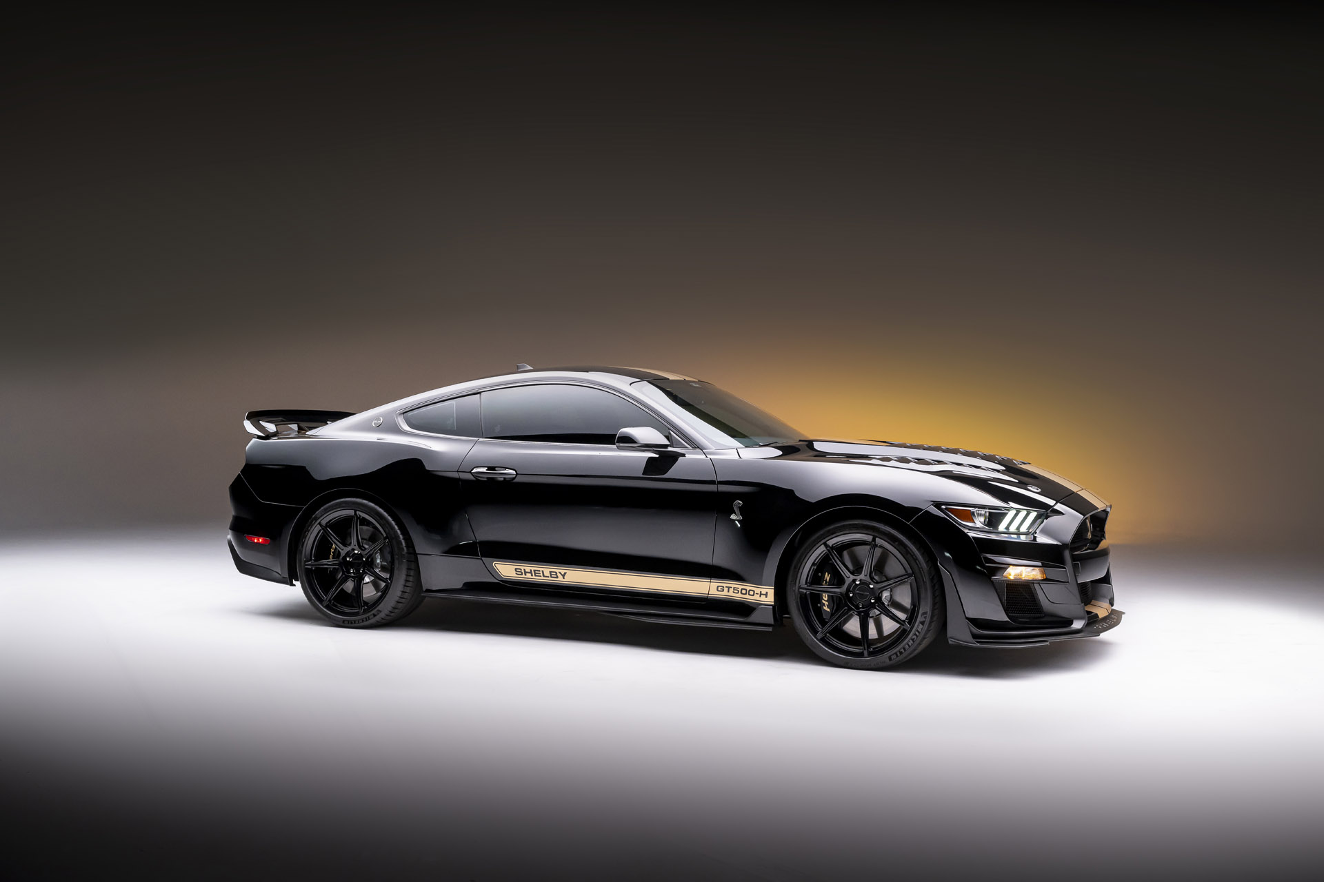 Hertz Will Rent A 900 HP Mustang Shelby GT500-H For $399 A Day