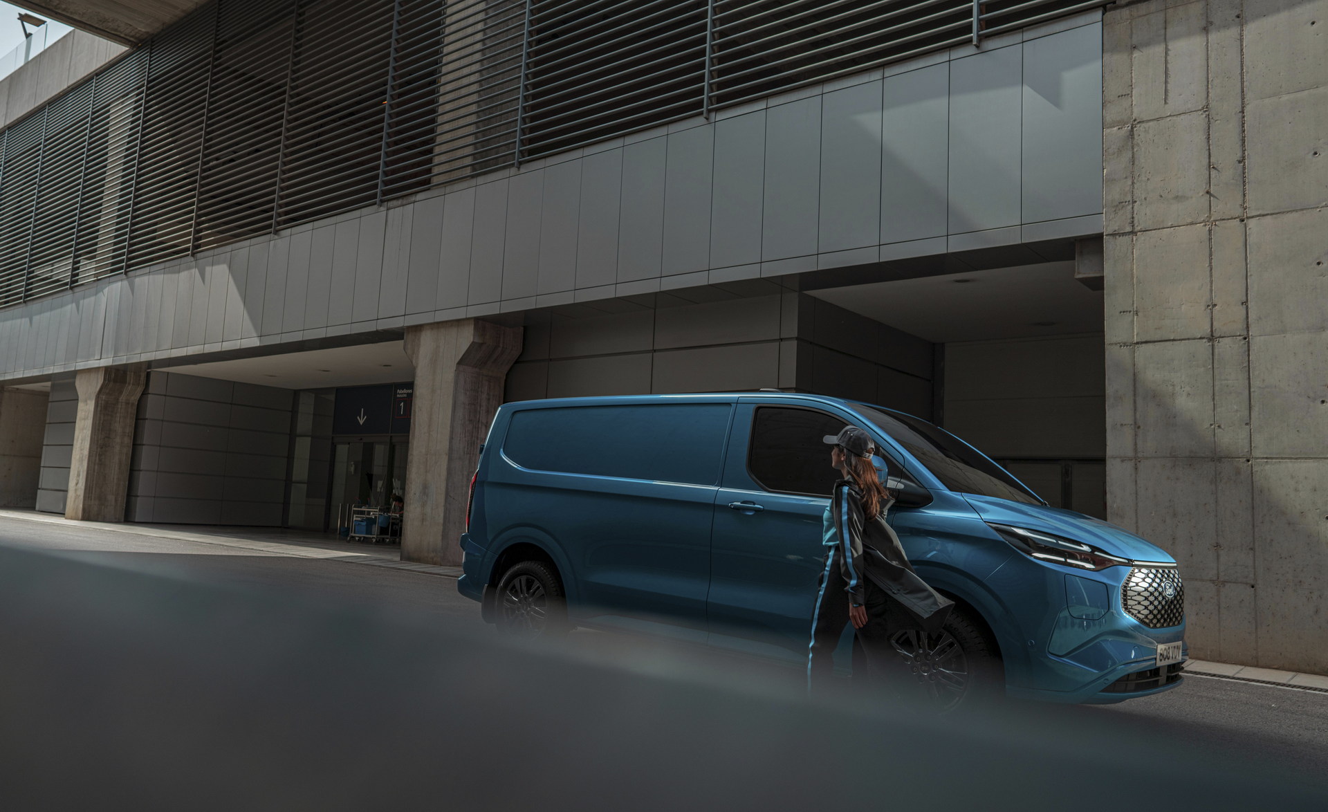 2023 Ford E-Transit Custom Is An Electric Van With A Futuristic Face And 236-Mile Range