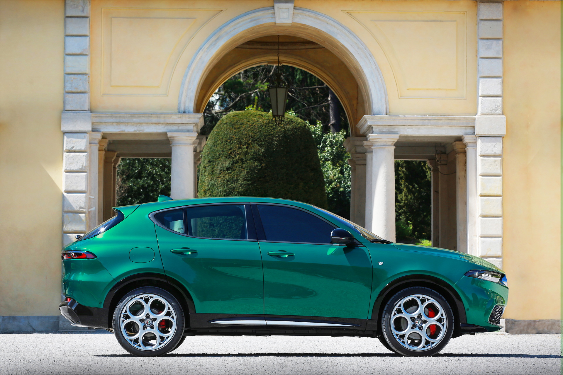 Get A Close Look At The 2023 Alfa Romeo Tonale In 90 New Images