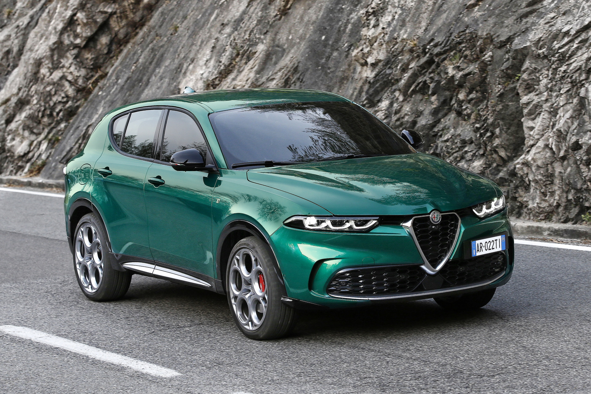 Get A Close Look At The 2023 Alfa Romeo Tonale In 90 New Images