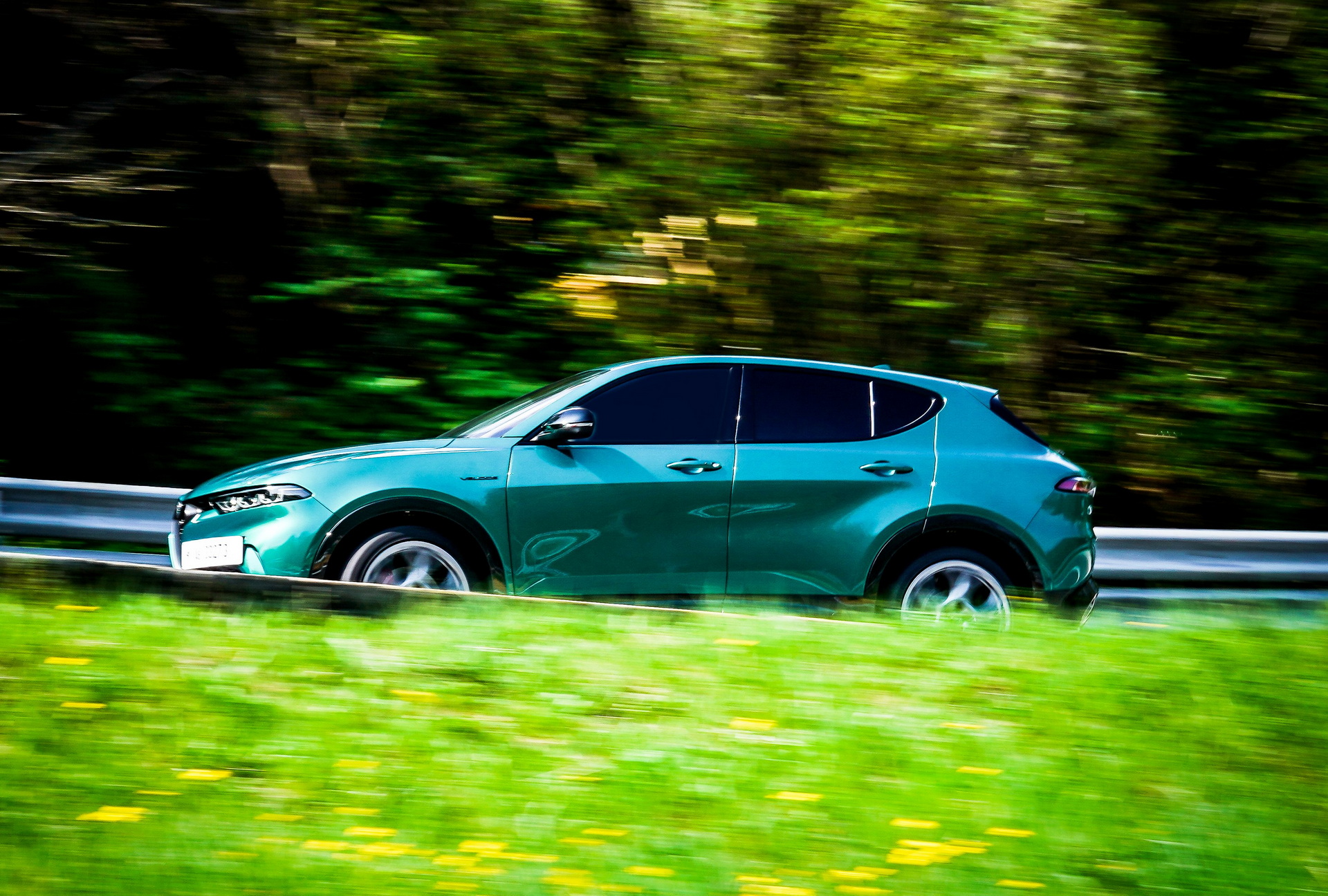 Get A Close Look At The 2023 Alfa Romeo Tonale In 90 New Images