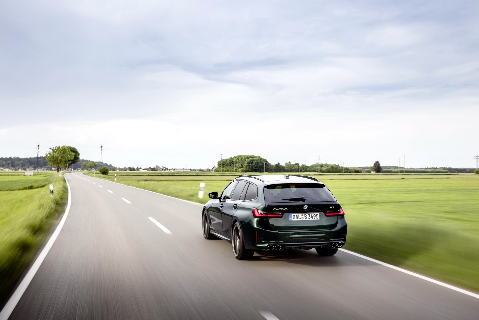 ALPINA Seasons The 2023 BMW 3-Series Facelift With A Lot Of Lust