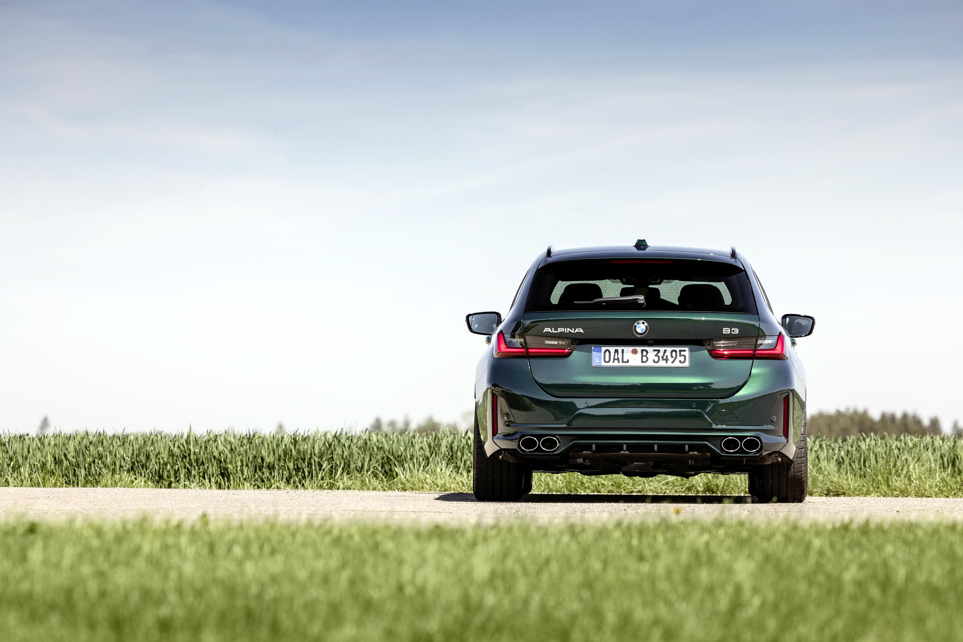 ALPINA Seasons The 2023 BMW 3-Series Facelift With A Lot Of Lust