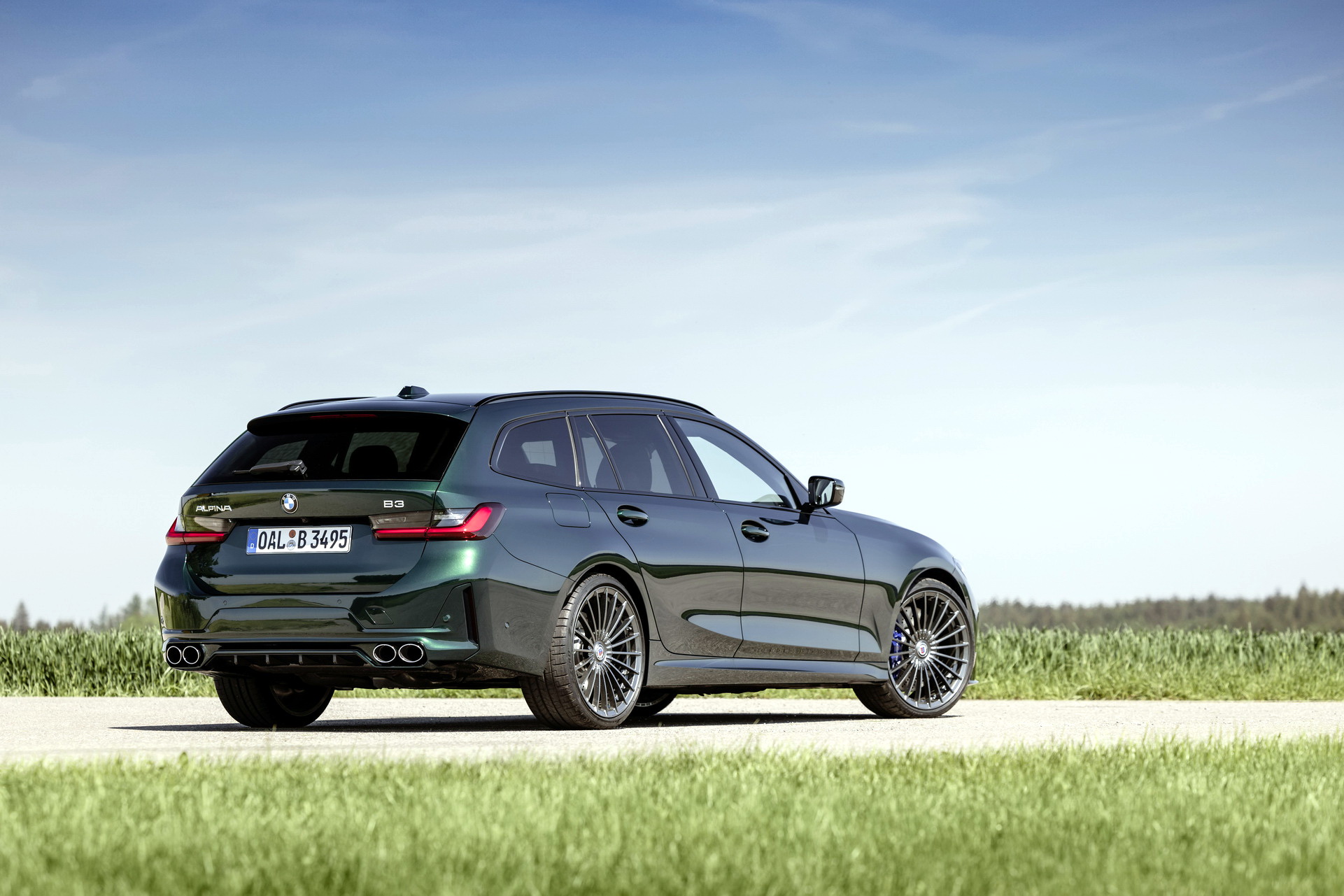 ALPINA Seasons The 2023 BMW 3-Series Facelift With A Lot Of Lust