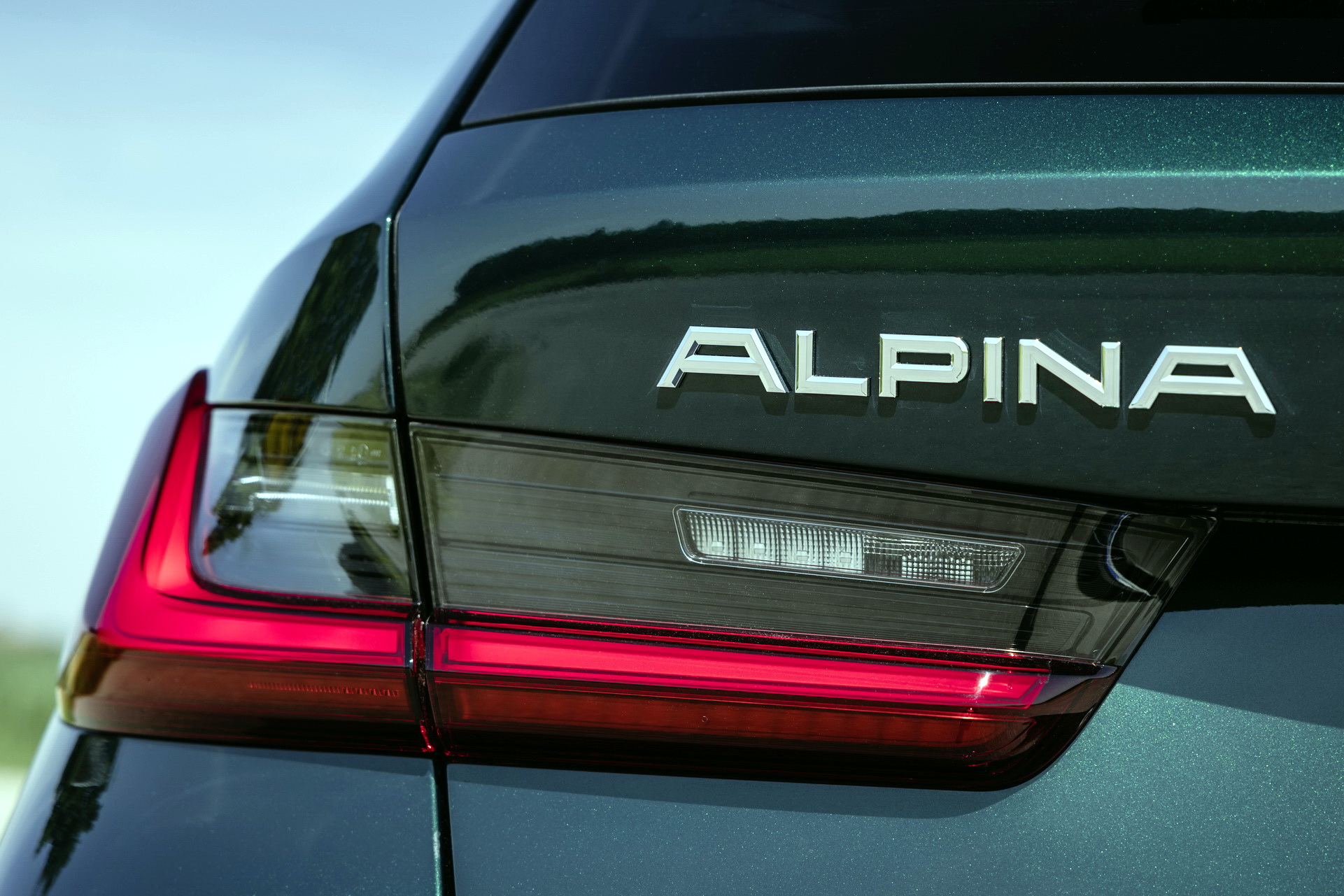 ALPINA Seasons The 2023 BMW 3-Series Facelift With A Lot Of Lust