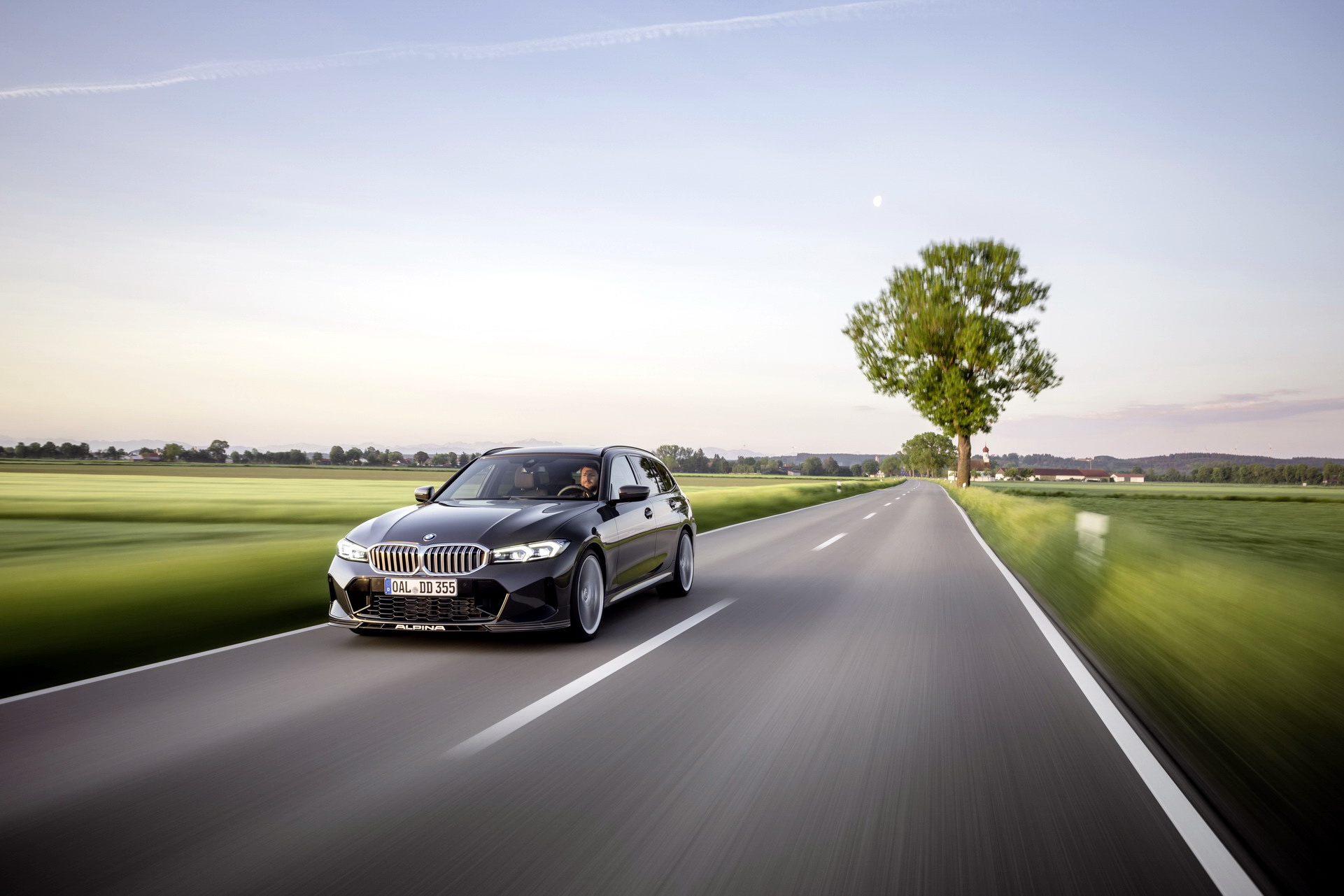 ALPINA Seasons The 2023 BMW 3-Series Facelift With A Lot Of Lust