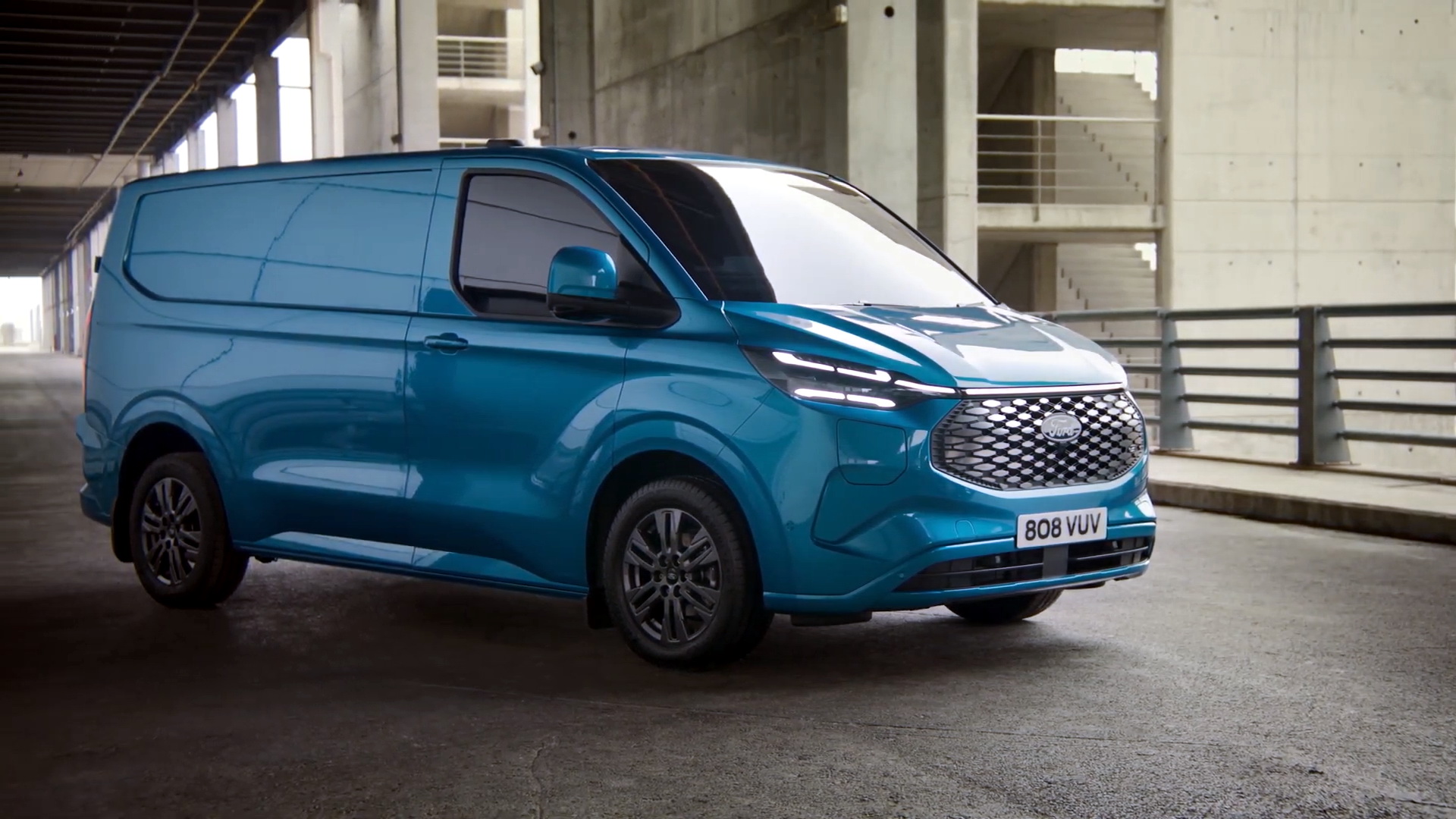 2023 Ford E-Transit Custom Is An Electric Van With A Futuristic Face And 236-Mile Range