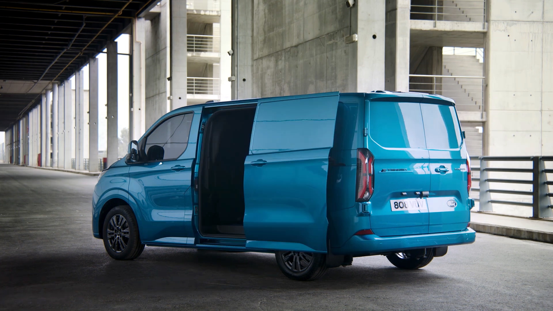 2023 Ford E-Transit Custom Is An Electric Van With A Futuristic Face And 236-Mile Range