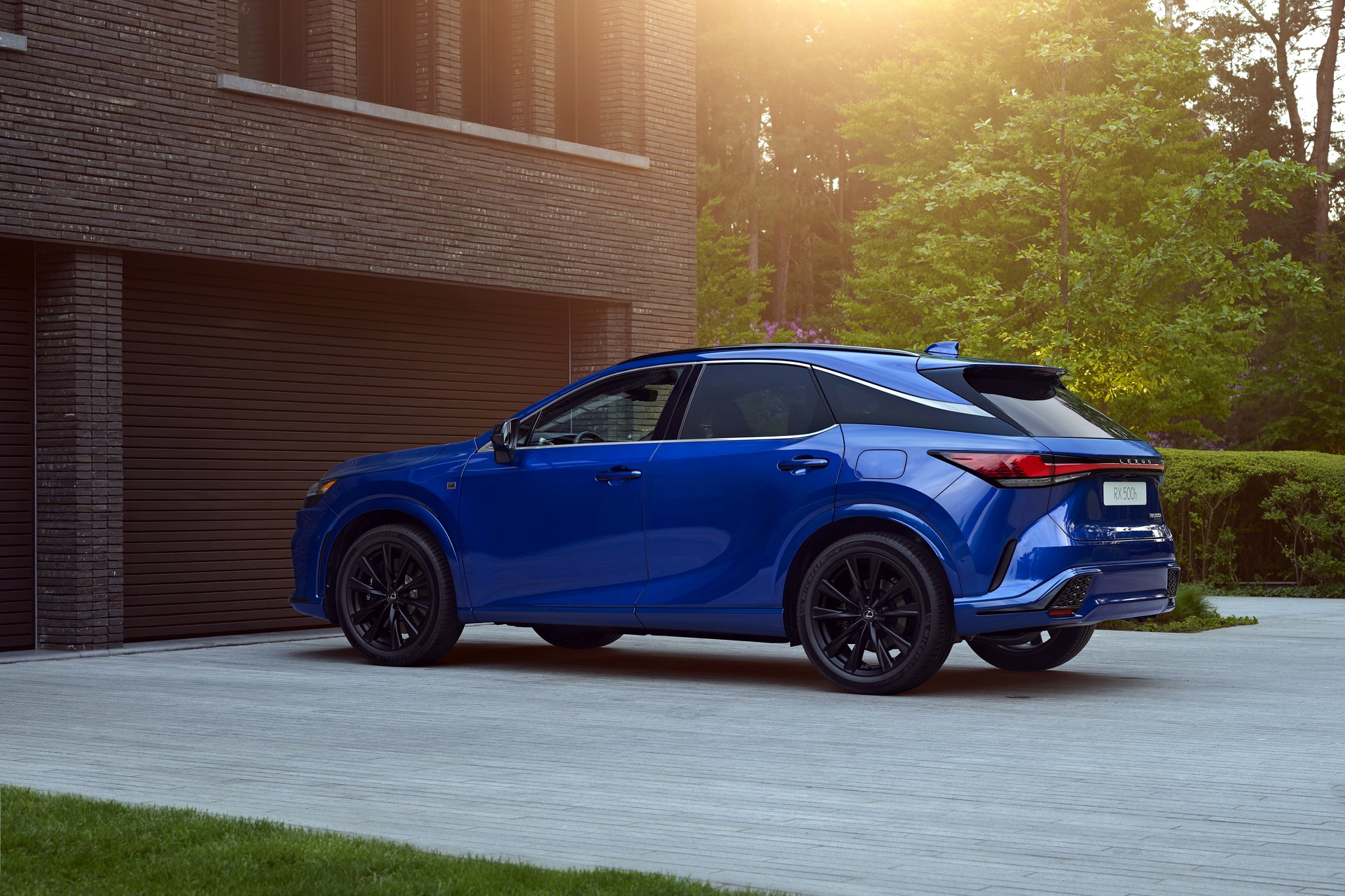2023 Lexus RX Breaks Cover With Evolutionary Styling And A 367 HP Hybrid Powertrain