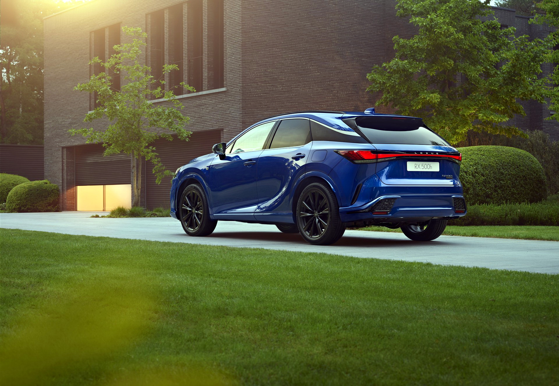 2023 Lexus RX Breaks Cover With Evolutionary Styling And A 367 HP Hybrid Powertrain