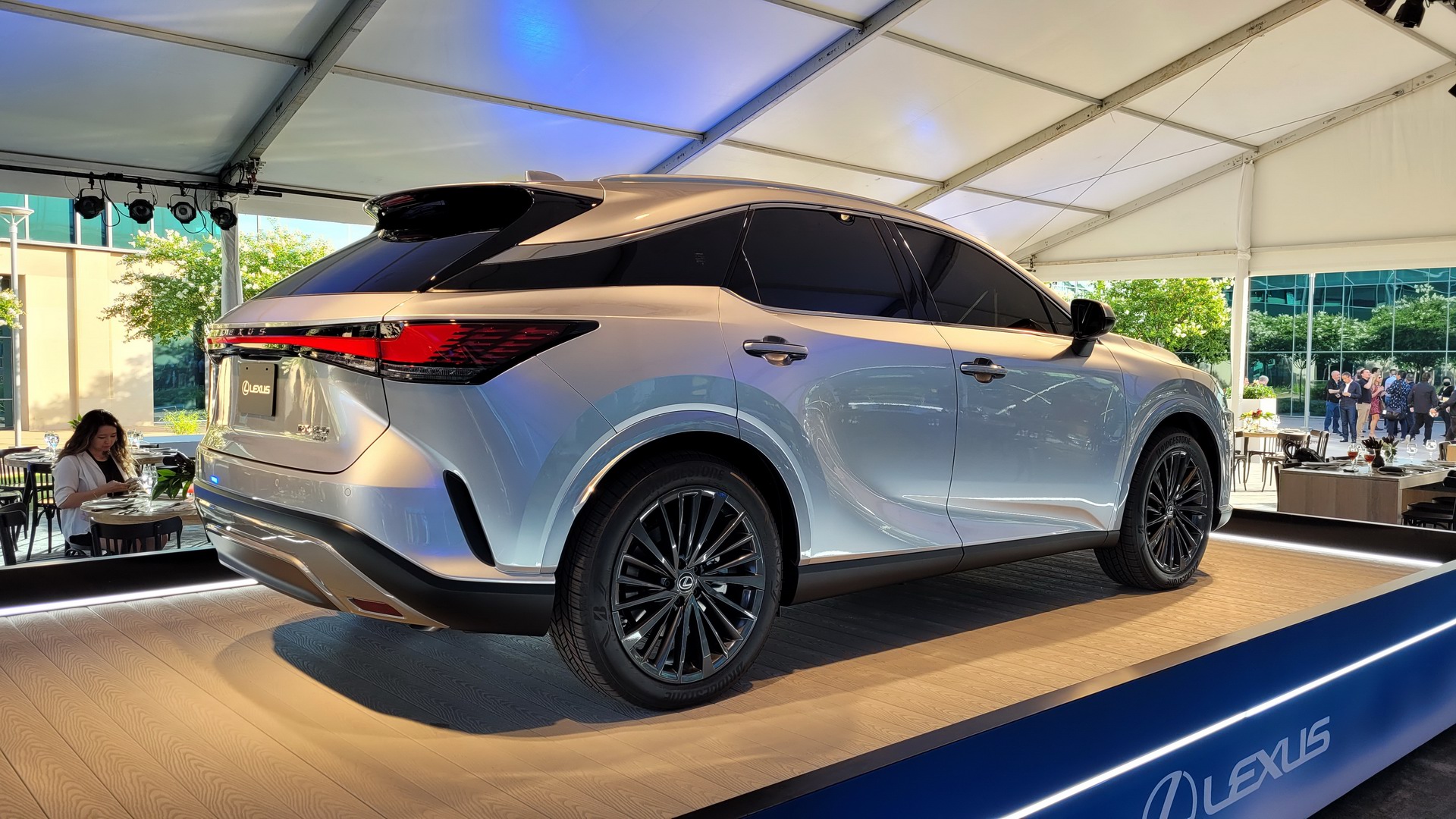 2023 Lexus RX Breaks Cover With Evolutionary Styling And A 367 HP Hybrid Powertrain