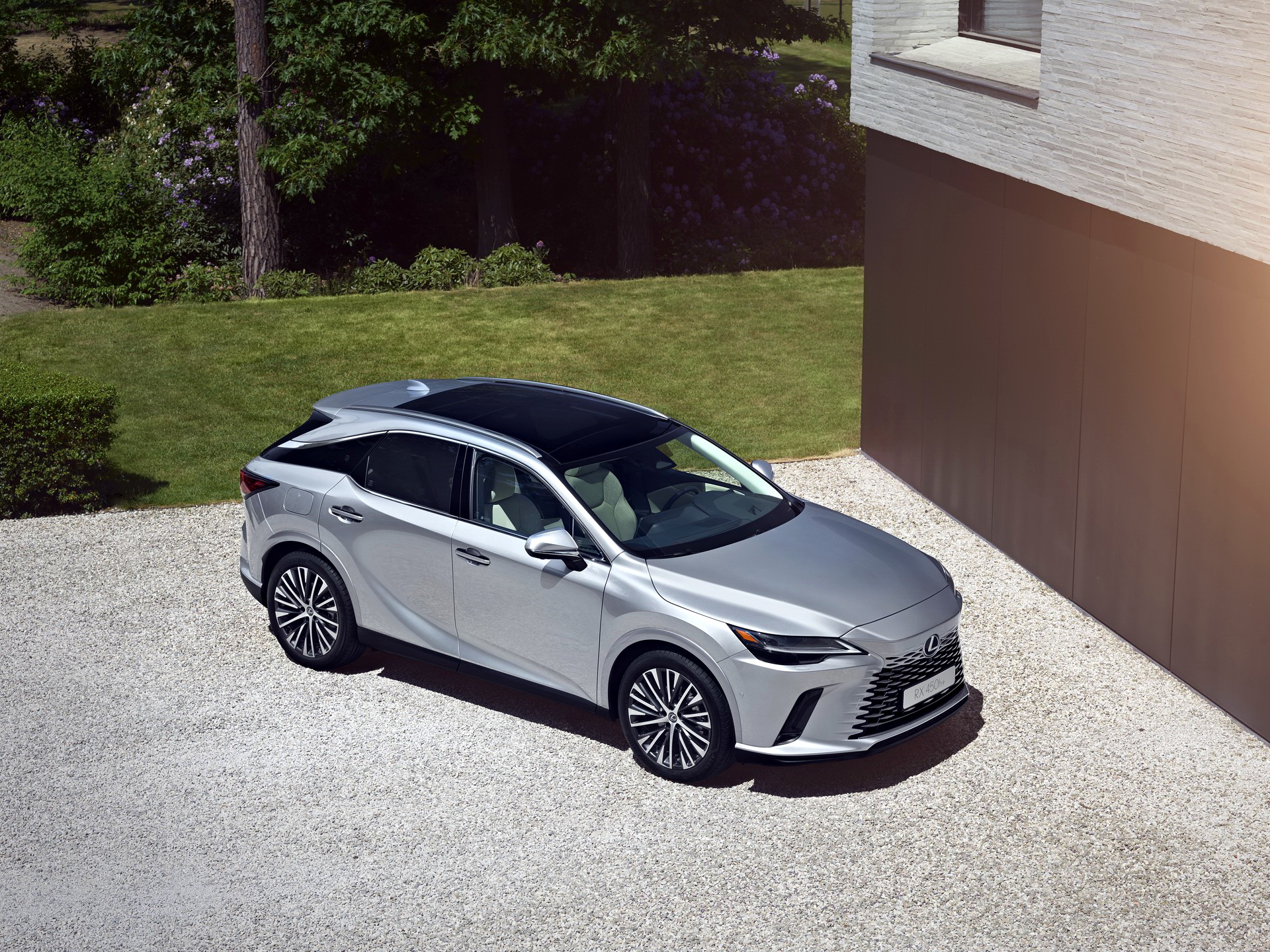 2023 Lexus RX Breaks Cover With Evolutionary Styling And A 367 HP Hybrid Powertrain