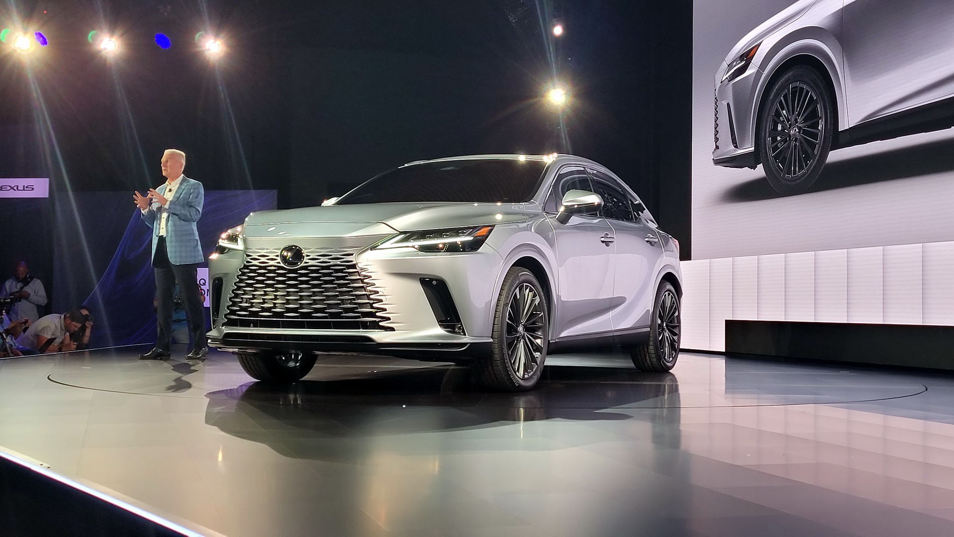 2023 Lexus RX Breaks Cover With Evolutionary Styling And A 367 HP Hybrid Powertrain