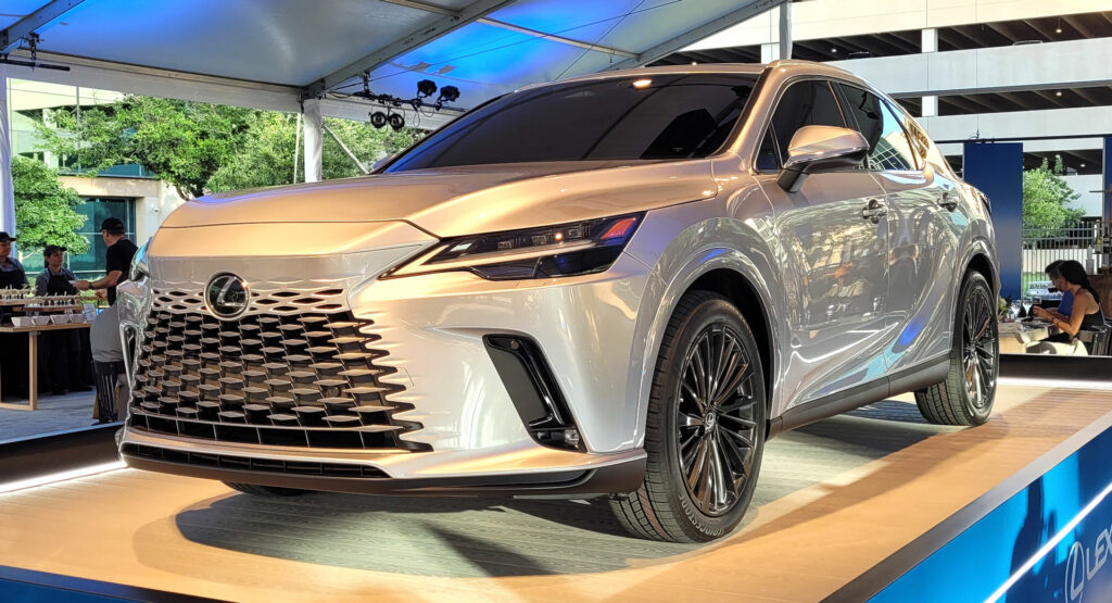  2023 Lexus RX Breaks Cover With Evolutionary Styling And A 367 HP Hybrid Powertrain