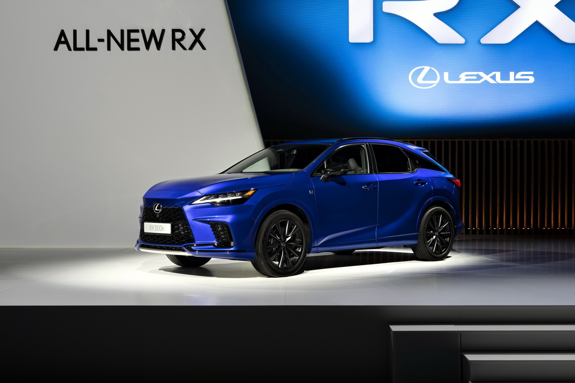2023 Lexus RX Breaks Cover With Evolutionary Styling And A 367 HP Hybrid Powertrain