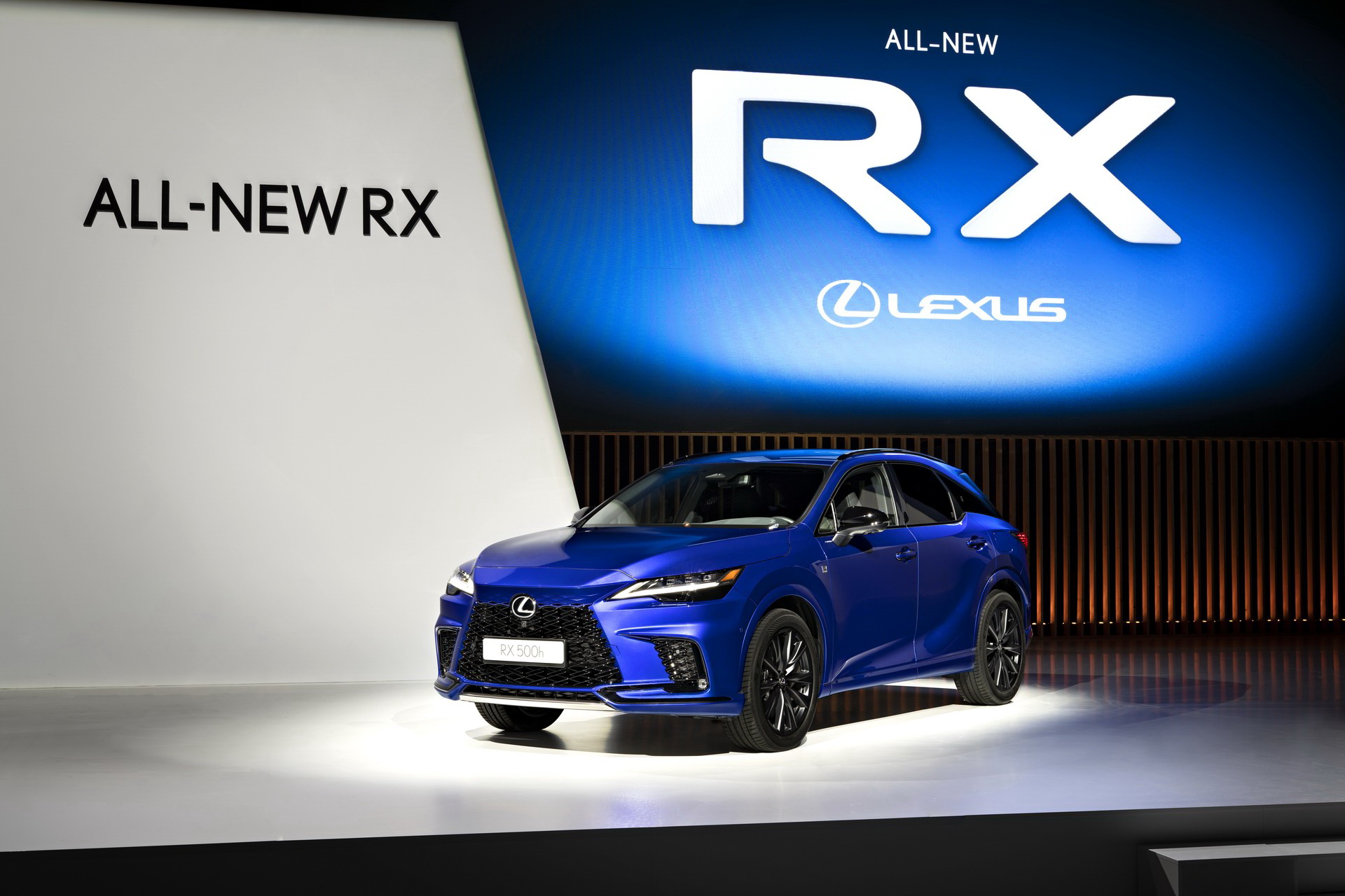 2023 Lexus RX Breaks Cover With Evolutionary Styling And A 367 HP Hybrid Powertrain