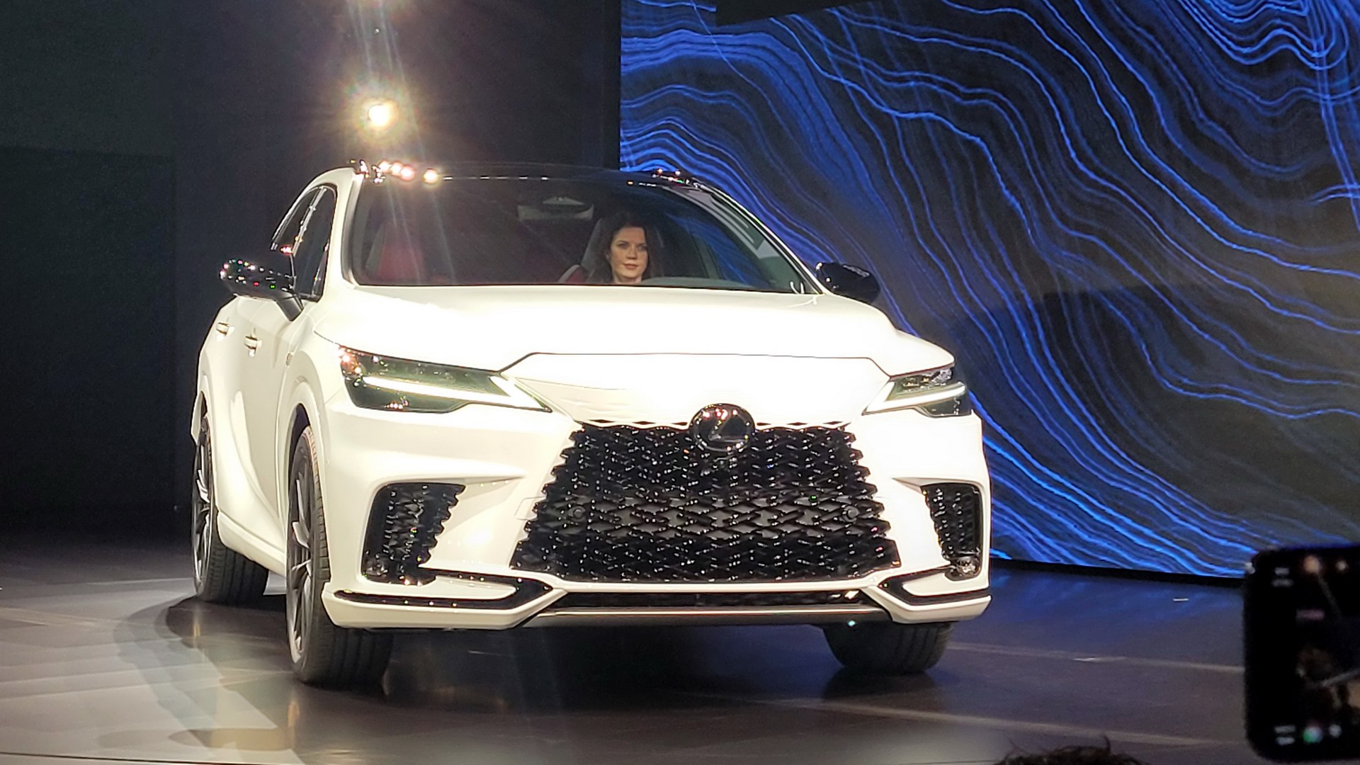 2023 Lexus RX Breaks Cover With Evolutionary Styling And A 367 HP Hybrid Powertrain