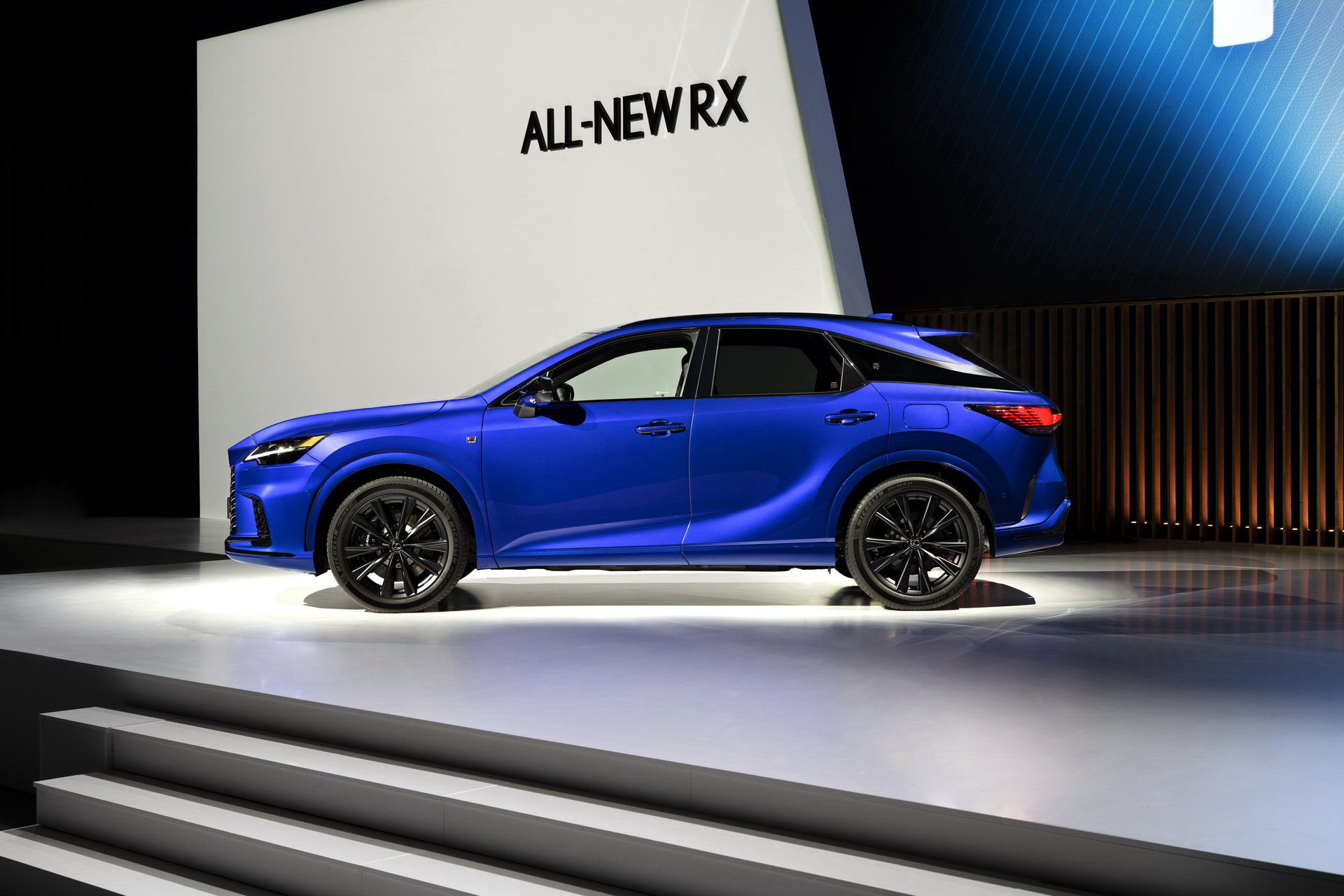 2023 Lexus RX Breaks Cover With Evolutionary Styling And A 367 HP Hybrid Powertrain