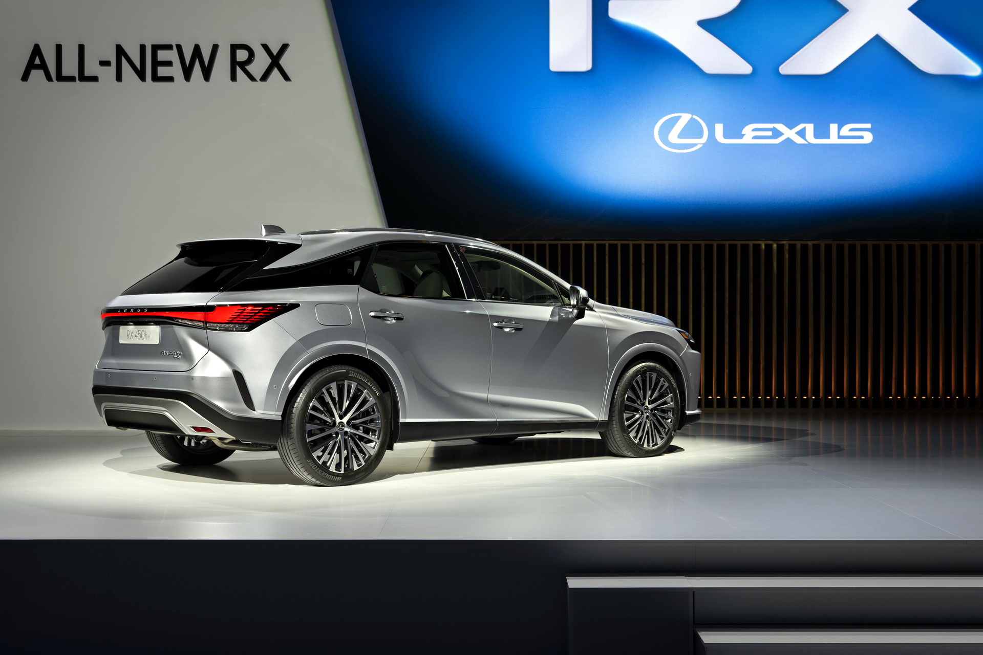 2023 Lexus RX Breaks Cover With Evolutionary Styling And A 367 HP Hybrid Powertrain