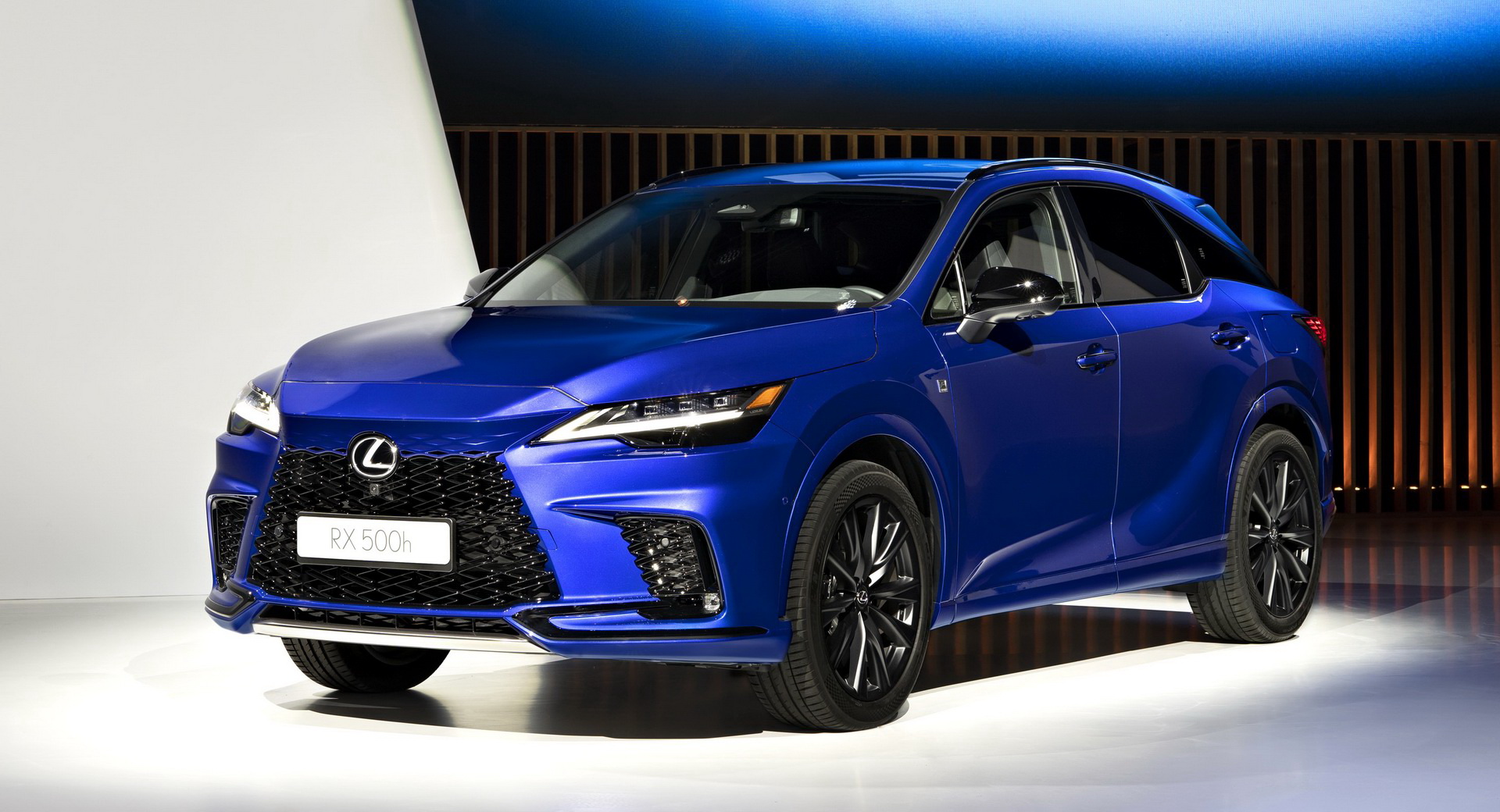 2023 Lexus RX Breaks Cover With Evolutionary Styling And A 367 HP Hybrid Powertrain