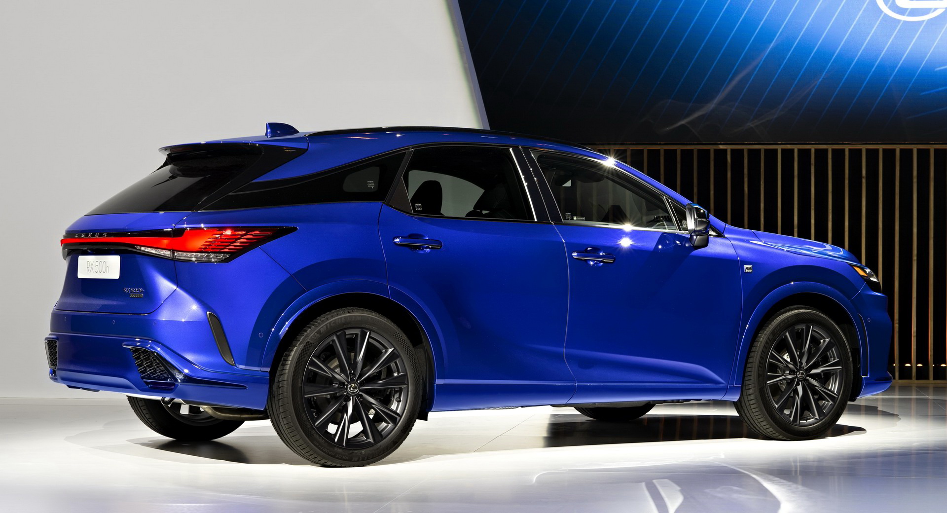2023 Lexus RX Breaks Cover With Evolutionary Styling And A 367 HP Hybrid Powertrain