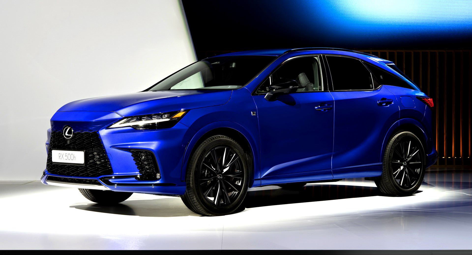 2023 Lexus RX Breaks Cover With Evolutionary Styling And A 367 HP Hybrid Powertrain