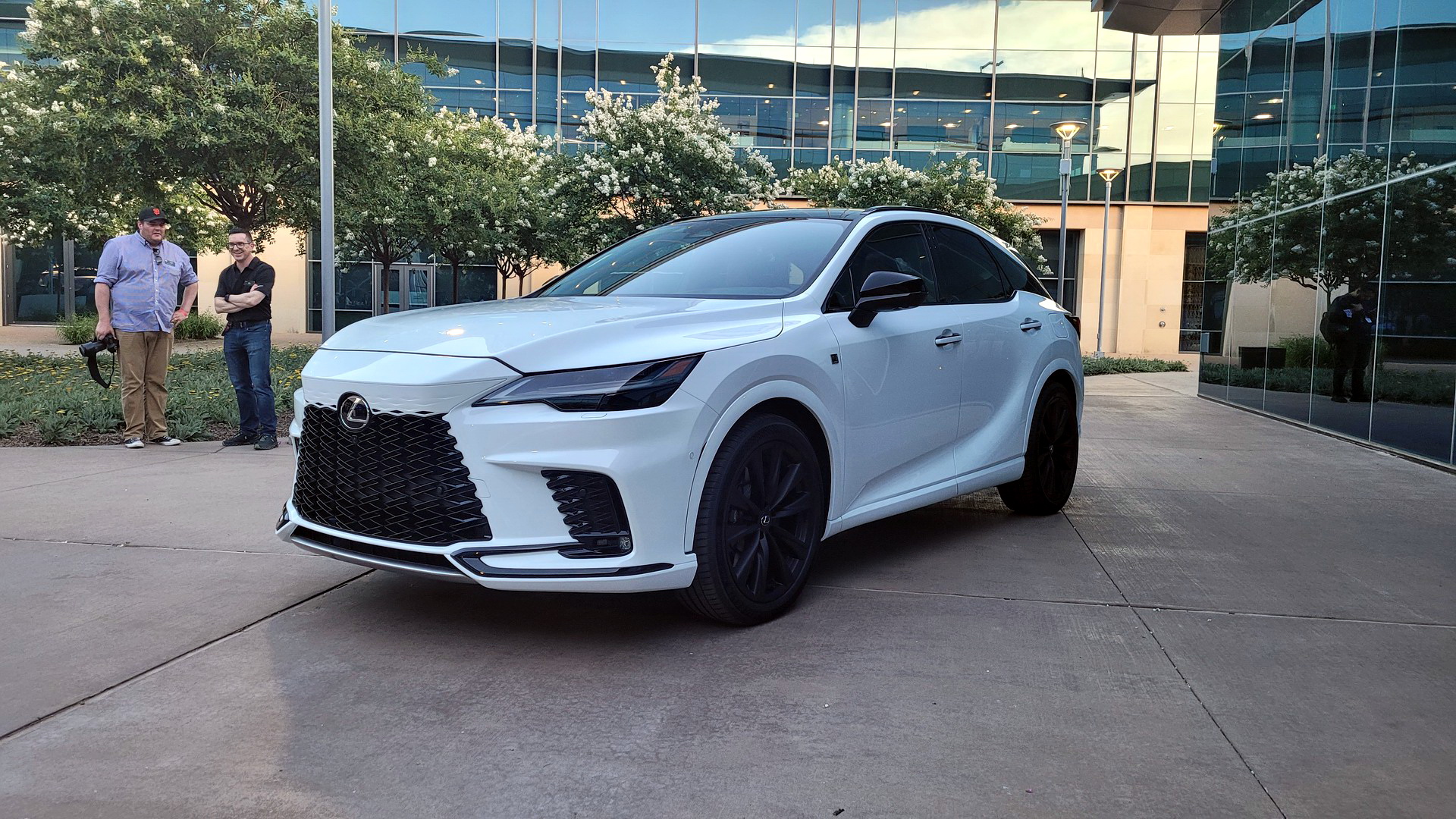 2023 Lexus RX Breaks Cover With Evolutionary Styling And A 367 HP Hybrid Powertrain