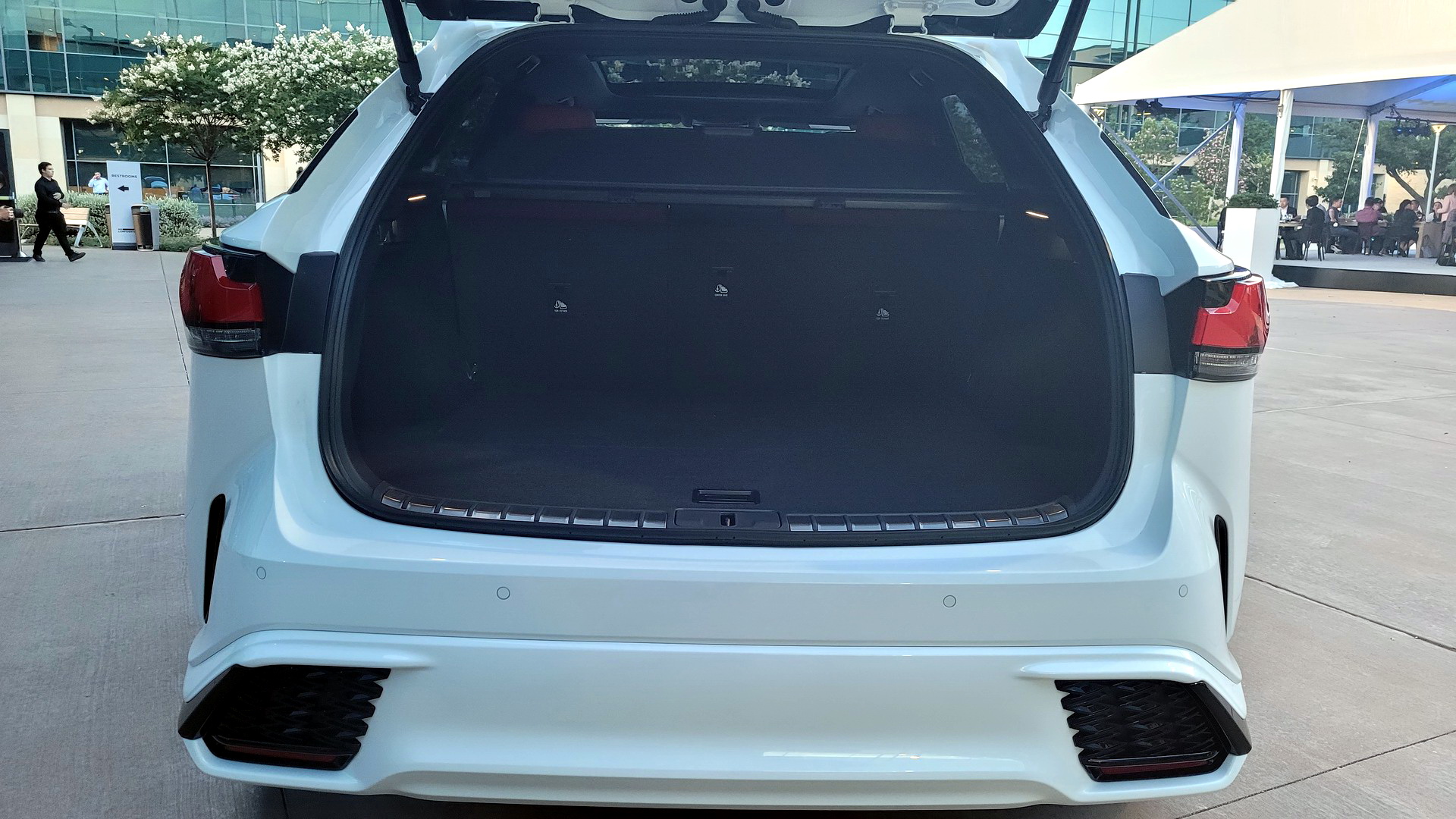 2023 Lexus RX Breaks Cover With Evolutionary Styling And A 367 HP Hybrid Powertrain