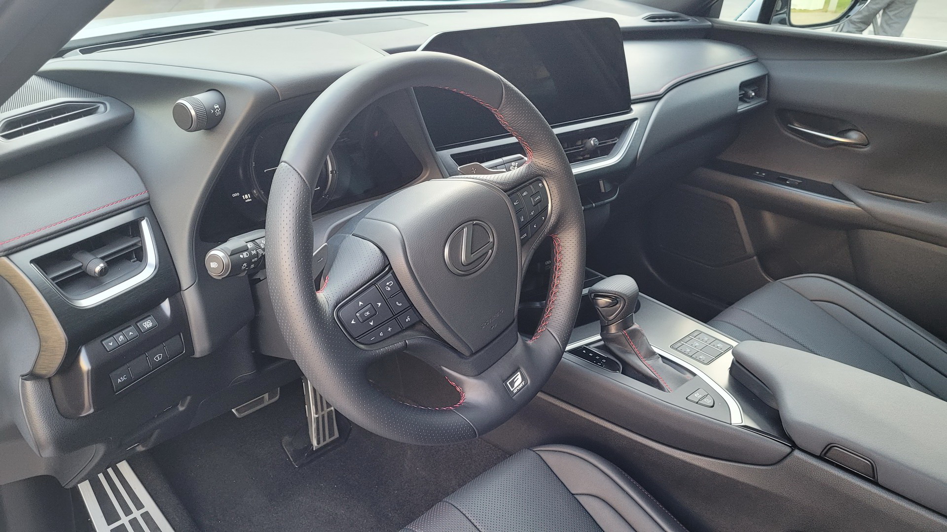 2023 Lexus UX Goes Hybrid-Only, Gets Infotainment And Chassis Upgrades