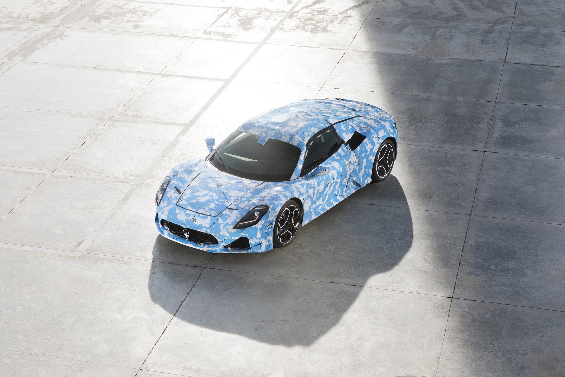 Maserati Hints At Unveiling Of 2023 MC20 Convertible On May 25