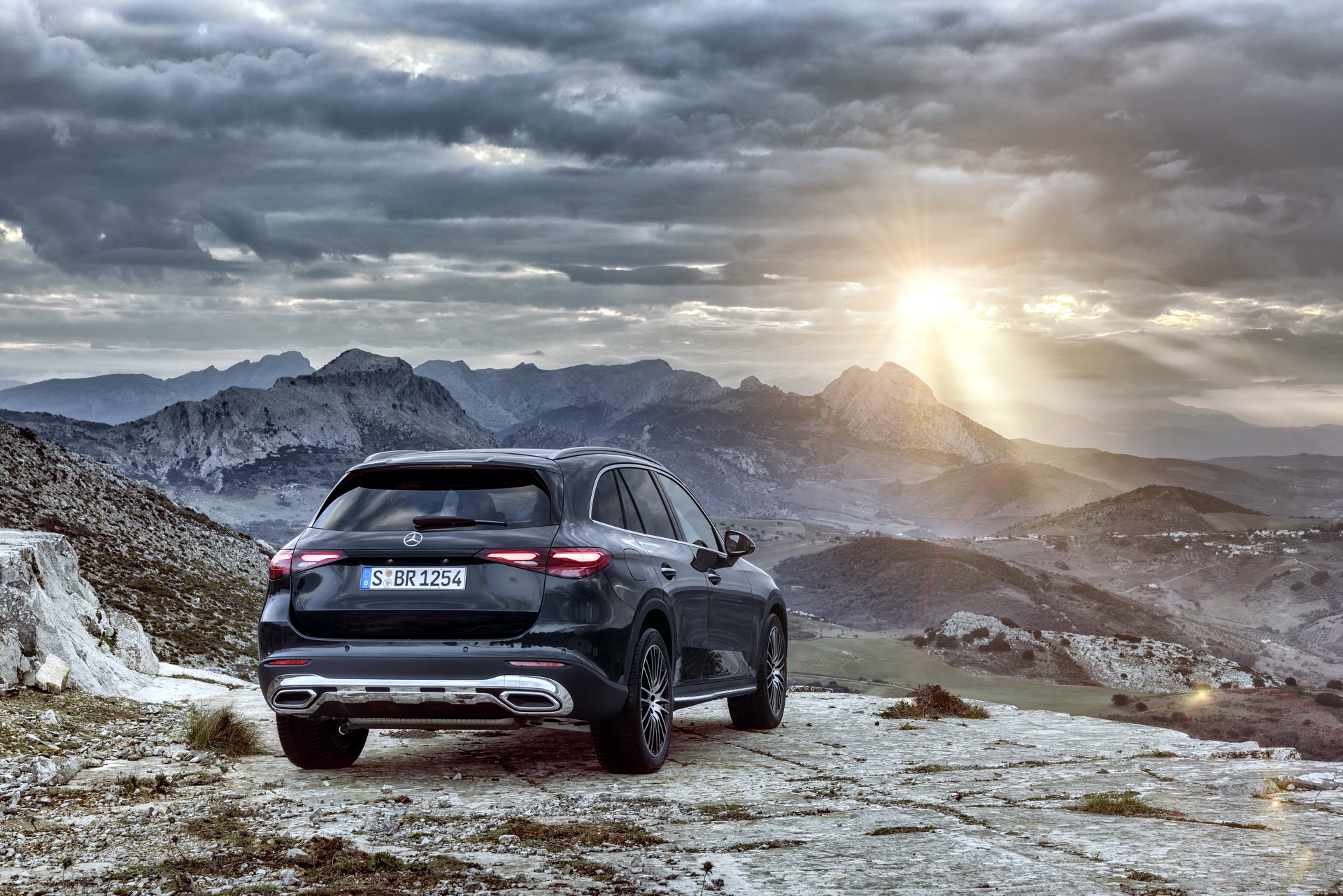 New 2023 Mercedes-Benz GLC Takes Two Steps Forward And No Steps Back