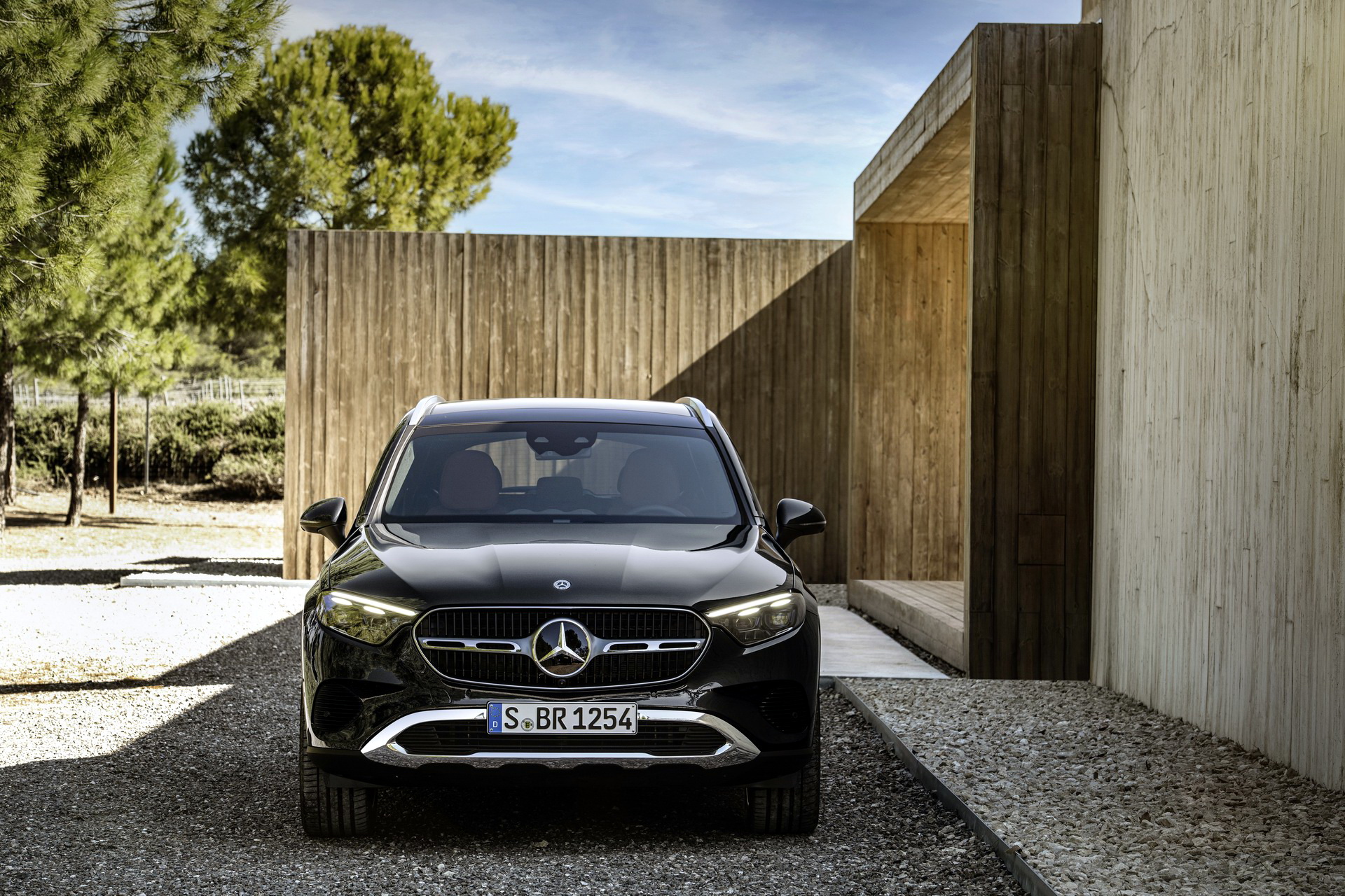 New 2023 Mercedes-Benz GLC Takes Two Steps Forward And No Steps Back