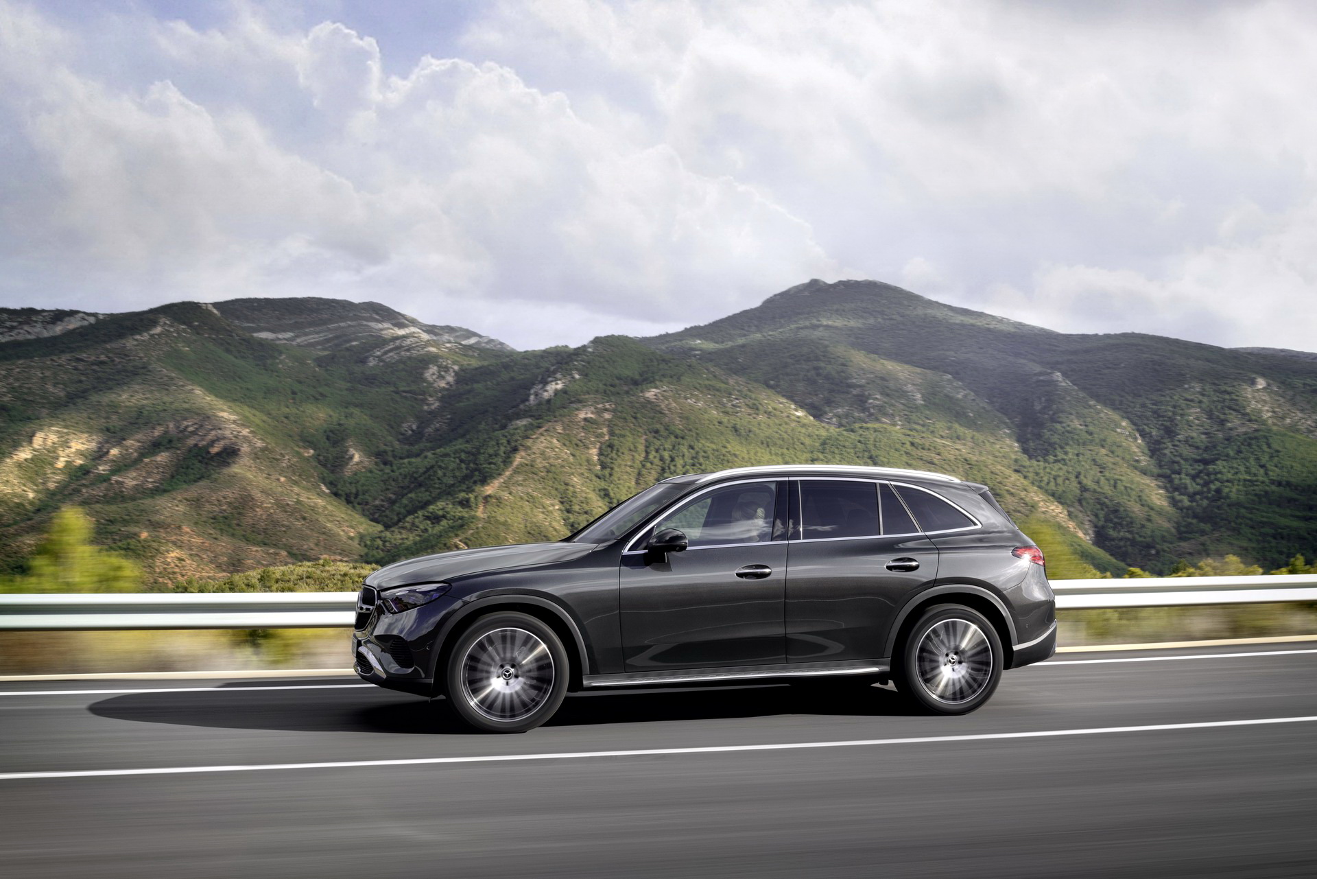 New 2023 Mercedes-Benz GLC Takes Two Steps Forward And No Steps Back