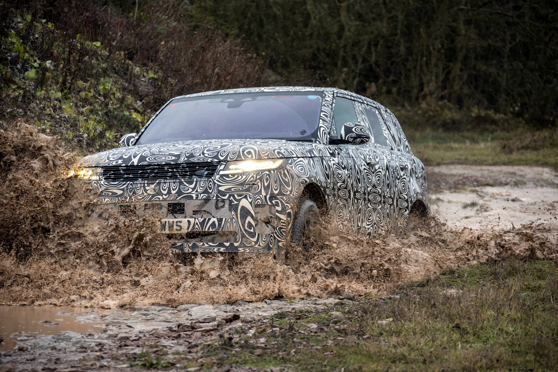 2023 Range Rover Sport Gets 523-HP BMW V8 Option And Off-Road Cruise Control; EV Coming In 2024