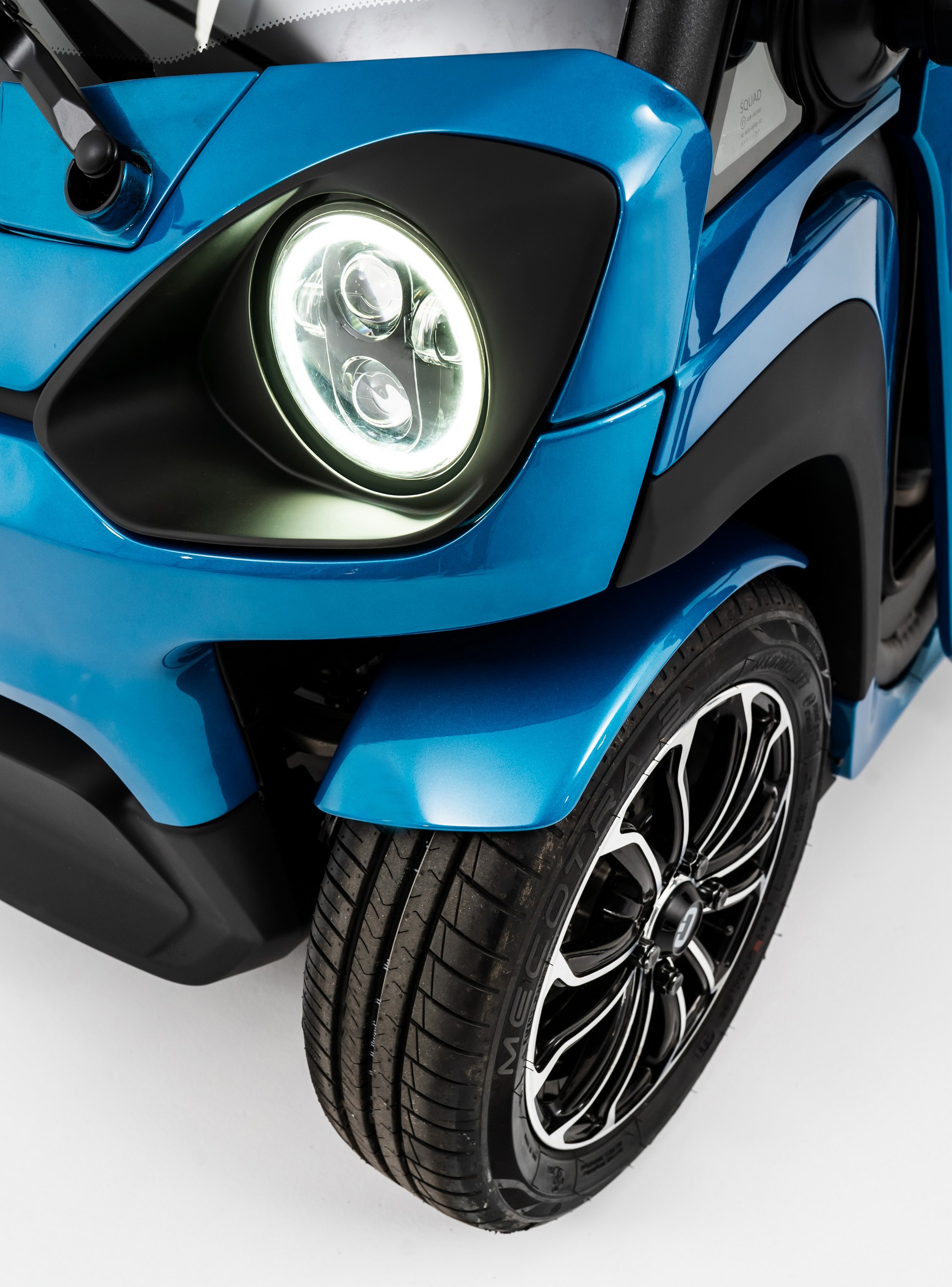 Meet The Squad, A Pint-Sized Urban EV With A Solar Roof