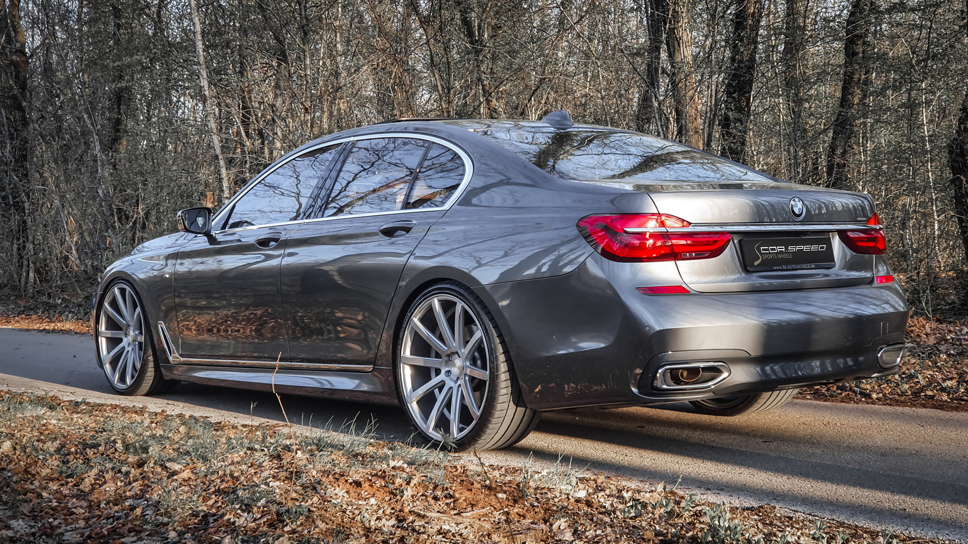 Previous-Gen BMW 7-Series In 22-Inch Deville Wheels Is A Bit Too Much