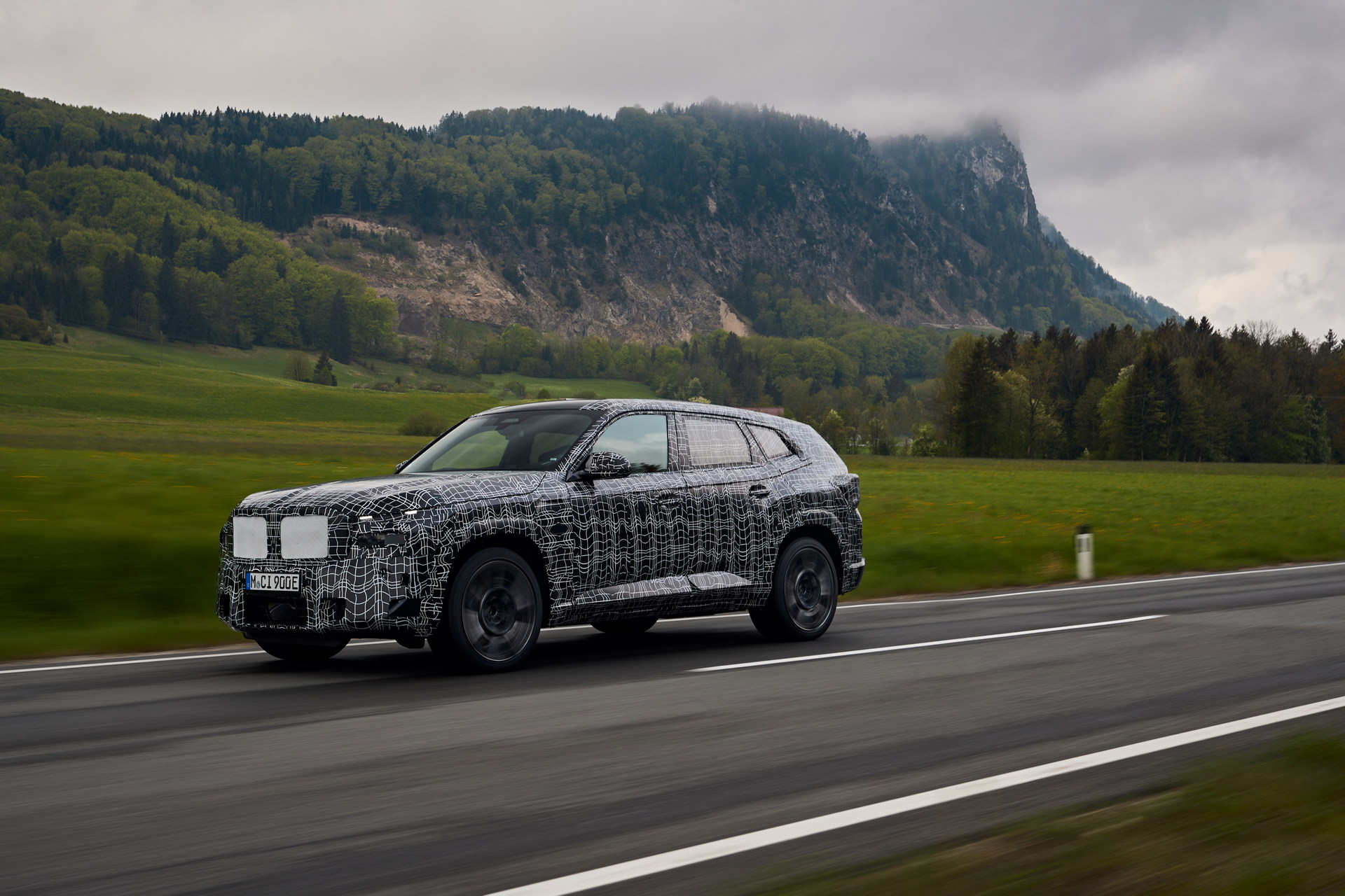 2023 BMW XM Coming With 644 Hp Of Electrified V8 Power And A 50-Mile Range In Base Form