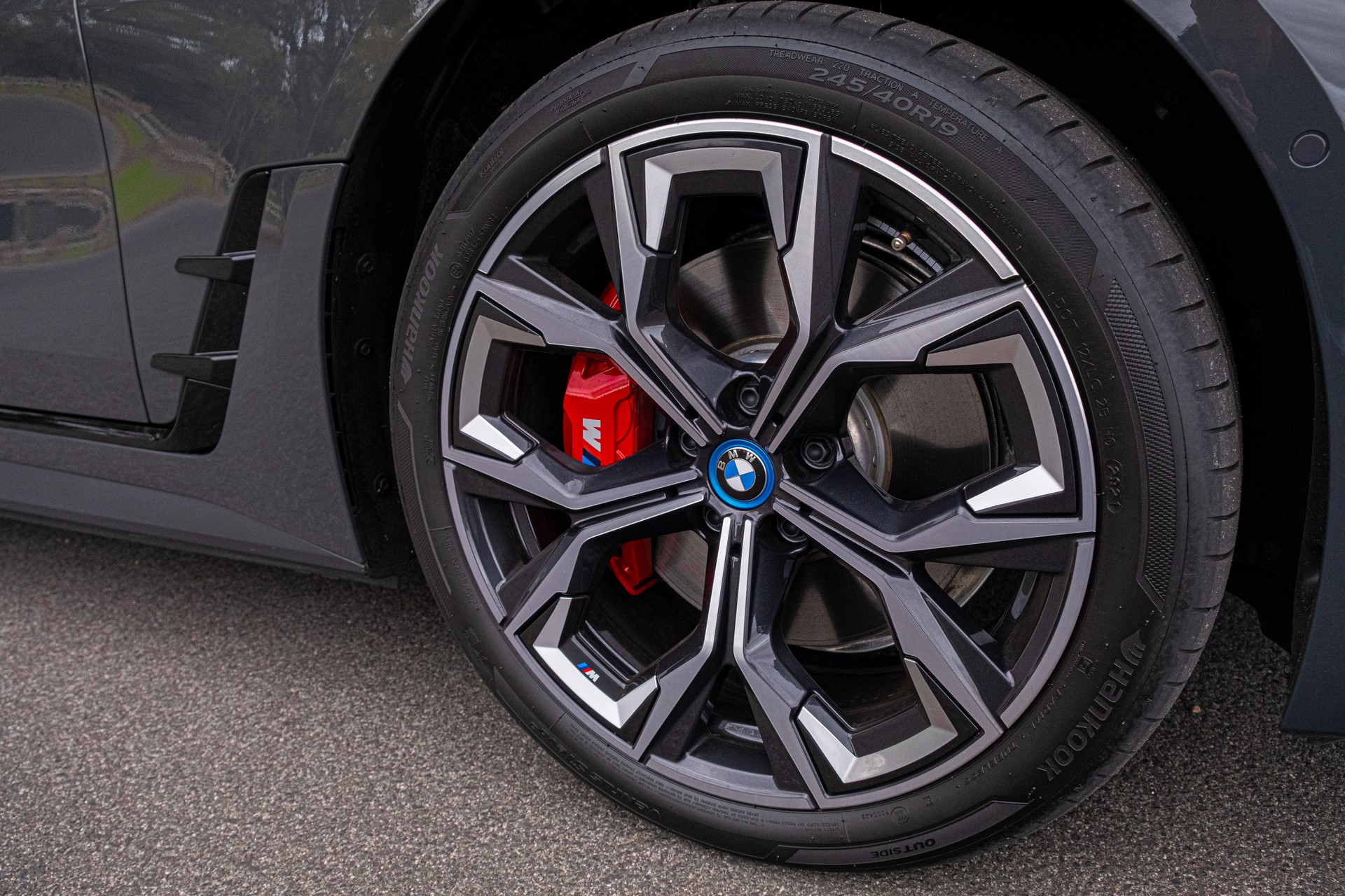 We Test The 2022 BMW i4 eDrive40 And Kia EV6 GT-Line AWD, Which Is Better?