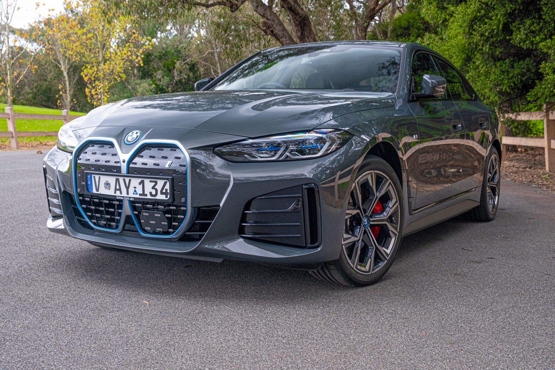 We Test The 2022 BMW i4 eDrive40 And Kia EV6 GT-Line AWD, Which Is Better?