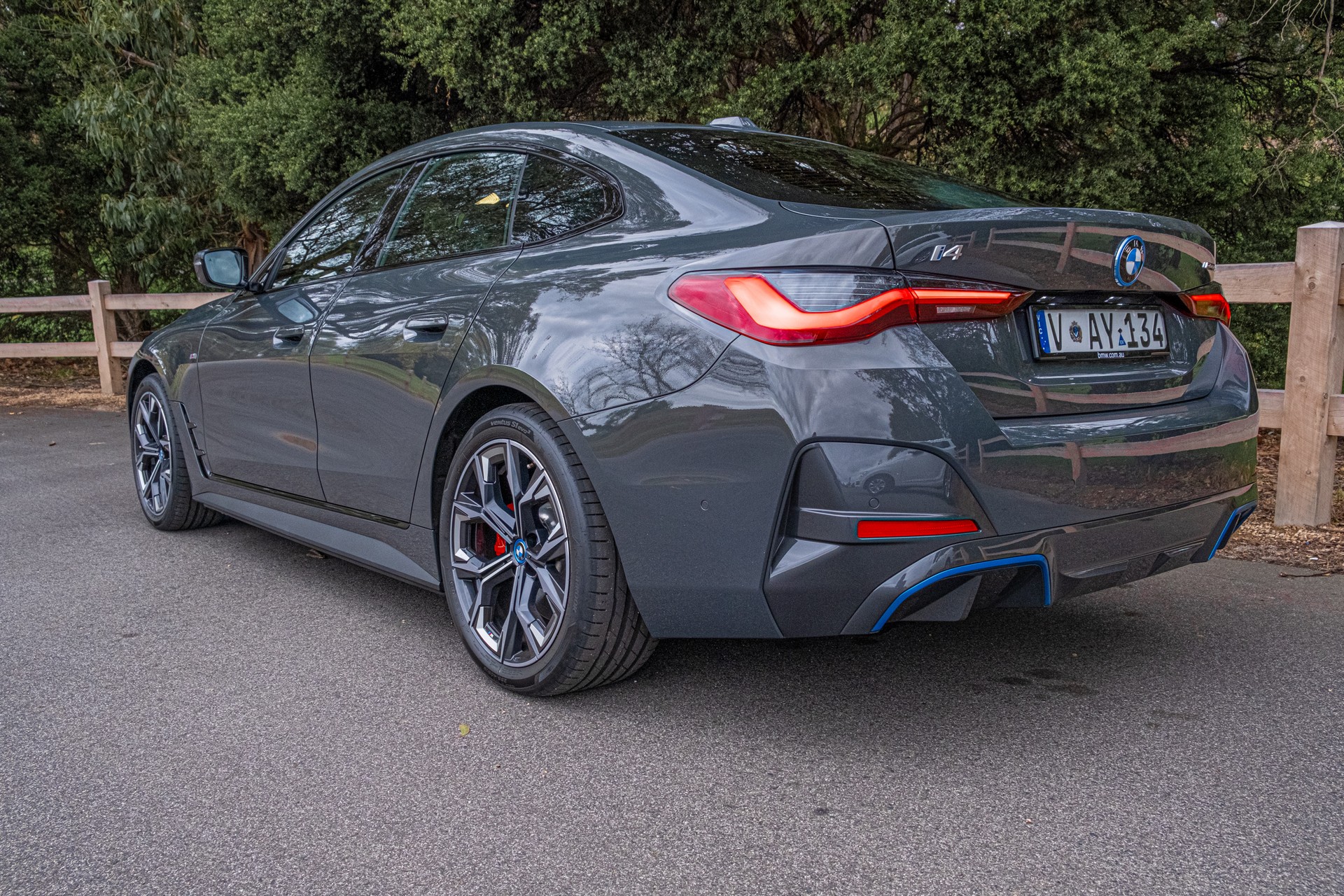 We Test The 2022 BMW i4 eDrive40 And Kia EV6 GT-Line AWD, Which Is Better?