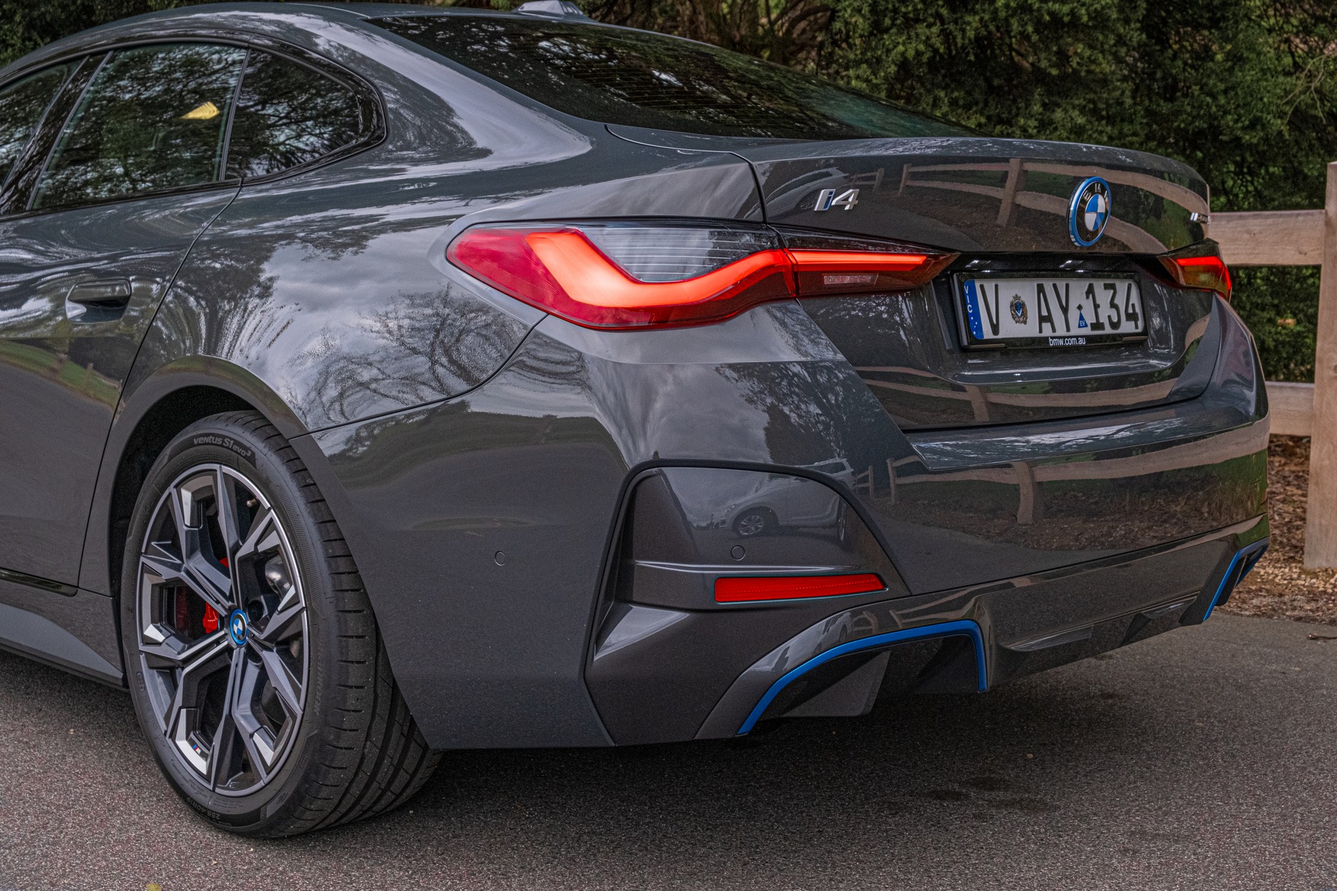 We Test The 2022 BMW i4 eDrive40 And Kia EV6 GT-Line AWD, Which Is Better?