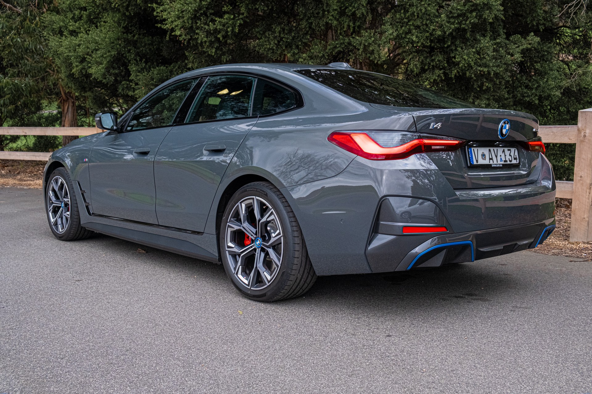 We Test The 2022 BMW i4 eDrive40 And Kia EV6 GT-Line AWD, Which Is Better?