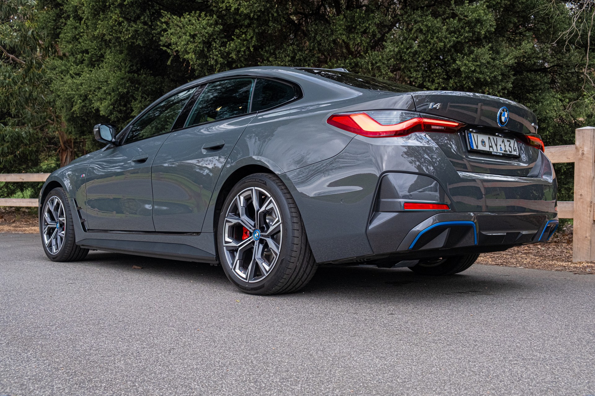 We Test The 2022 BMW i4 eDrive40 And Kia EV6 GT-Line AWD, Which Is Better?