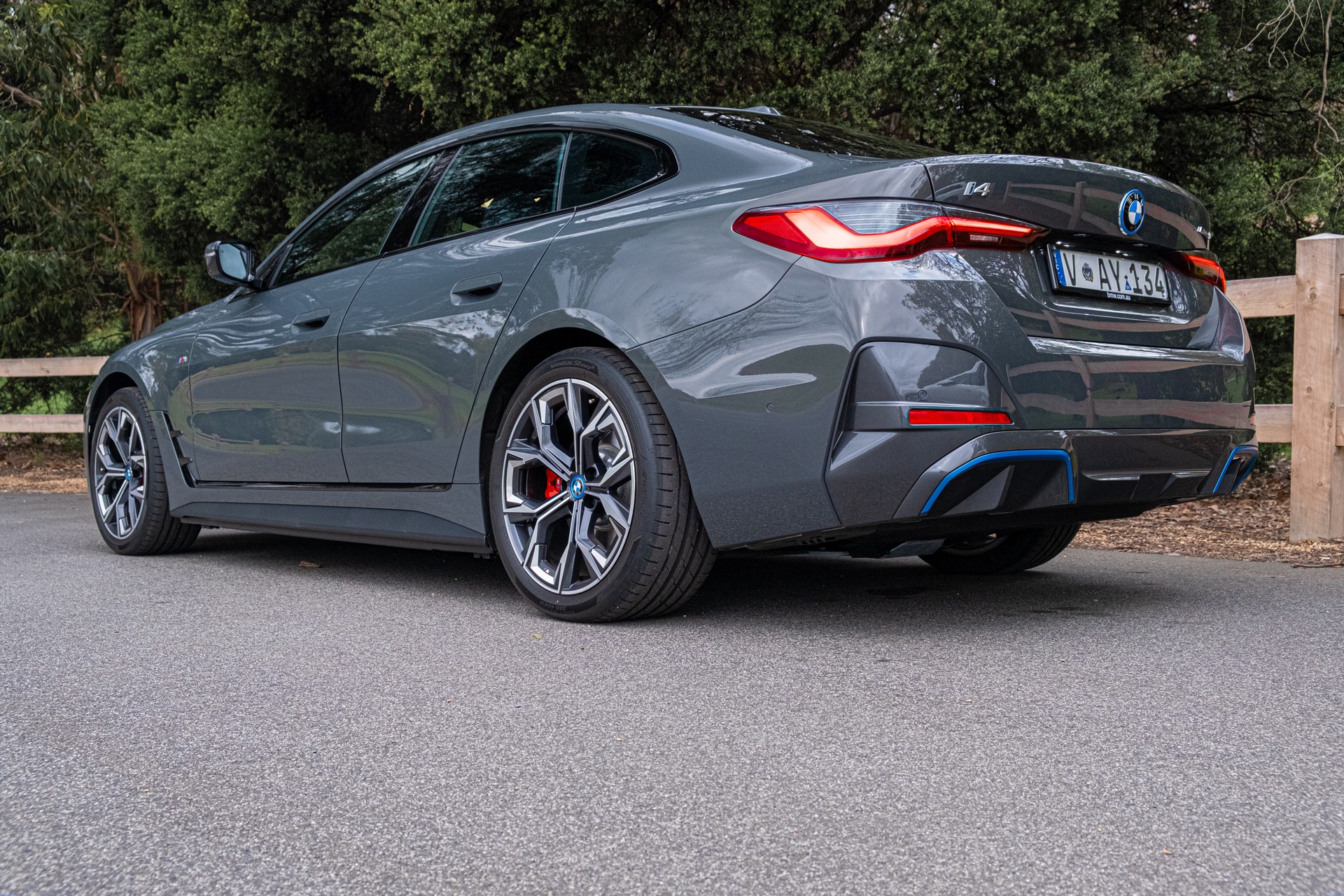 We Test The 2022 BMW i4 eDrive40 And Kia EV6 GT-Line AWD, Which Is Better?