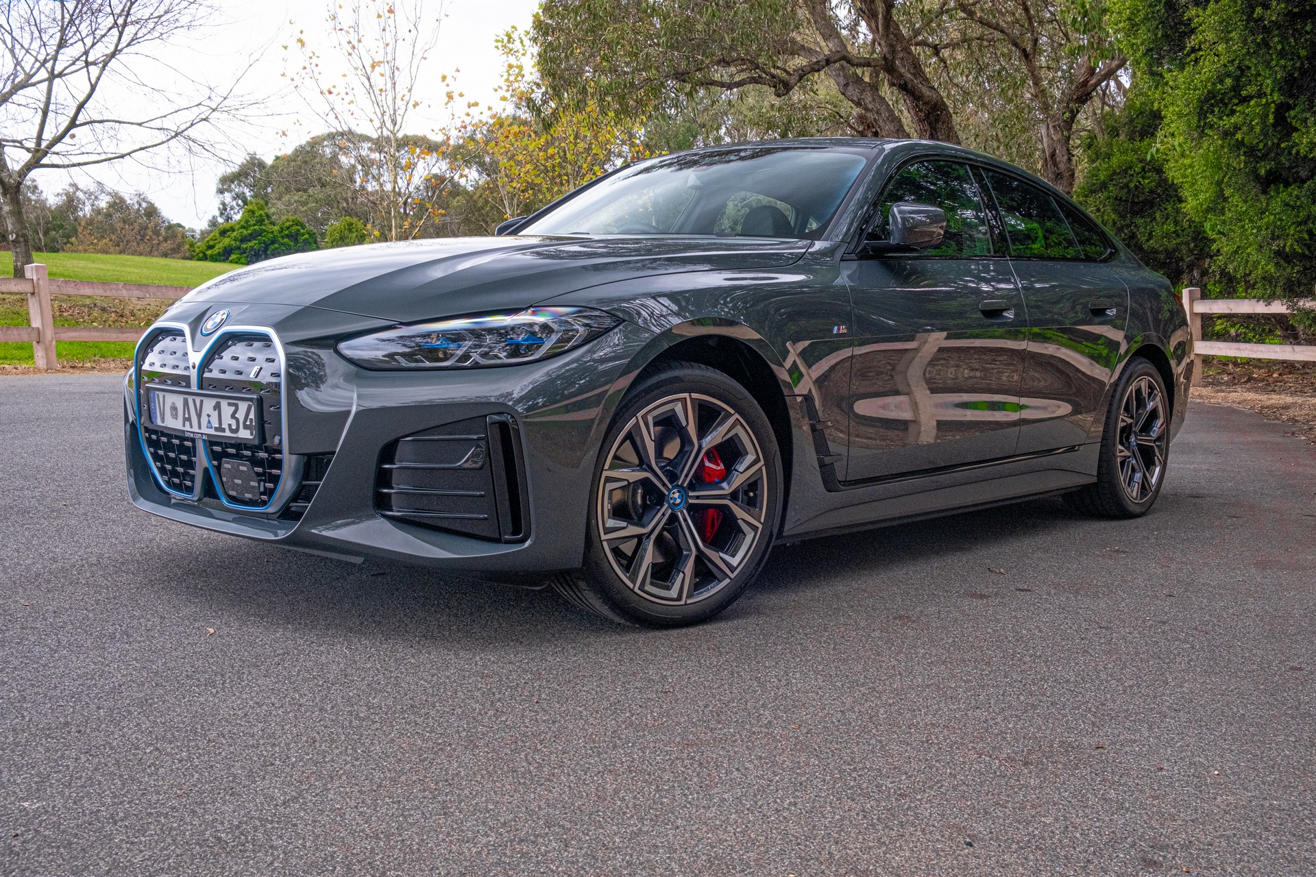 We Test The 2022 BMW i4 eDrive40 And Kia EV6 GT-Line AWD, Which Is Better?